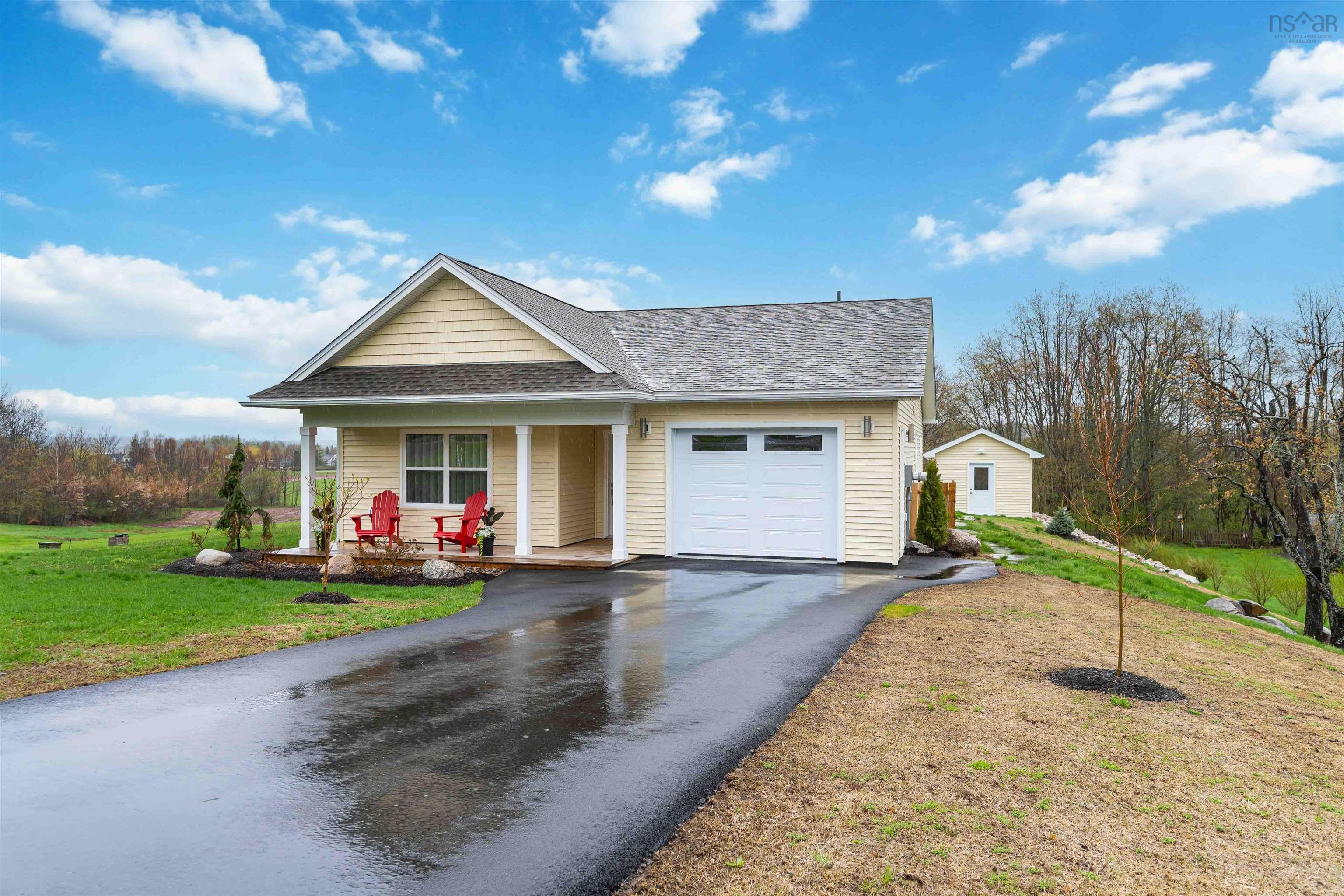 $692,900.00: 105 Town Road, Falmouth