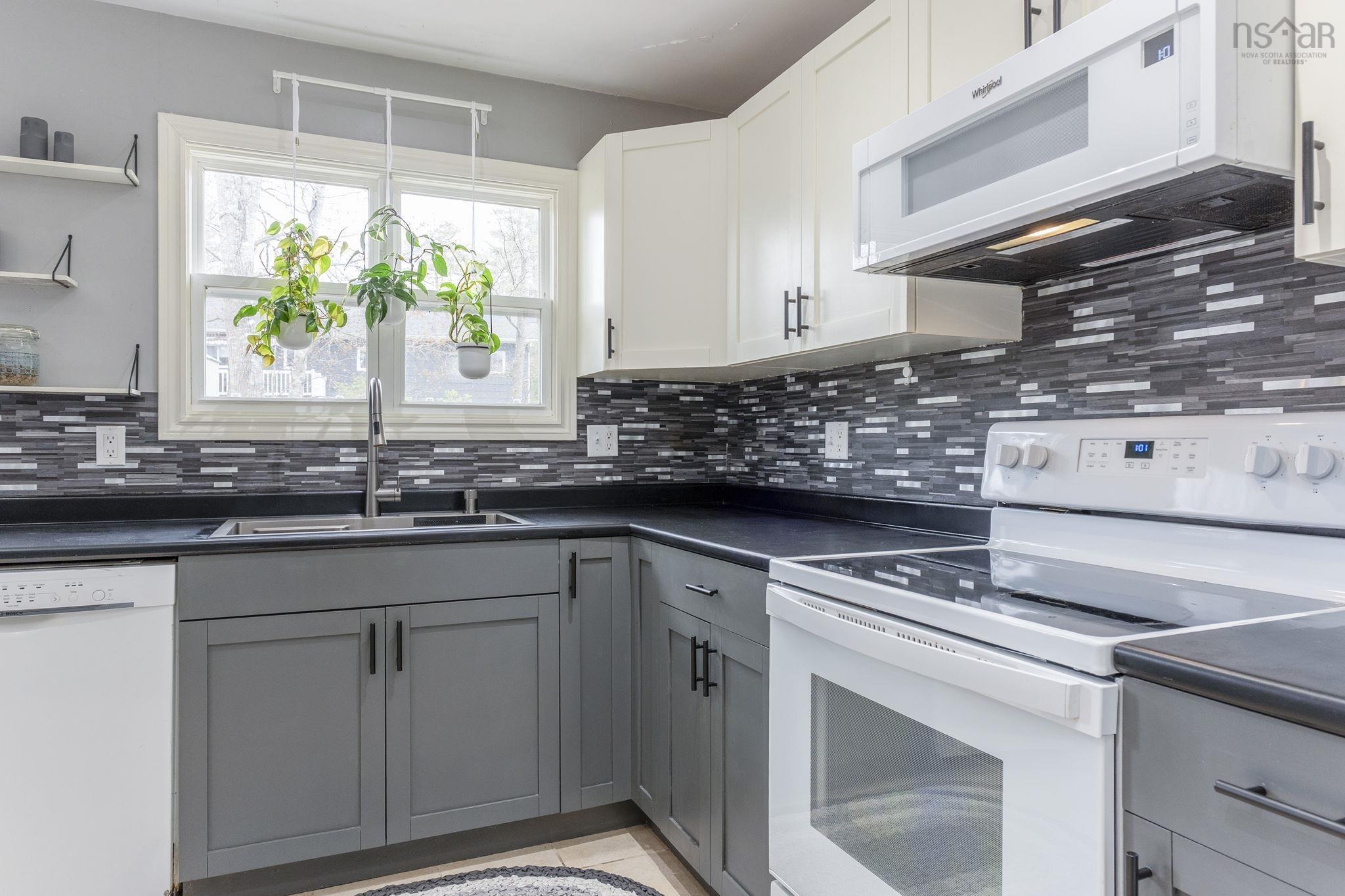 $399,000.00: 874 Dalmation Drive, Greenwood