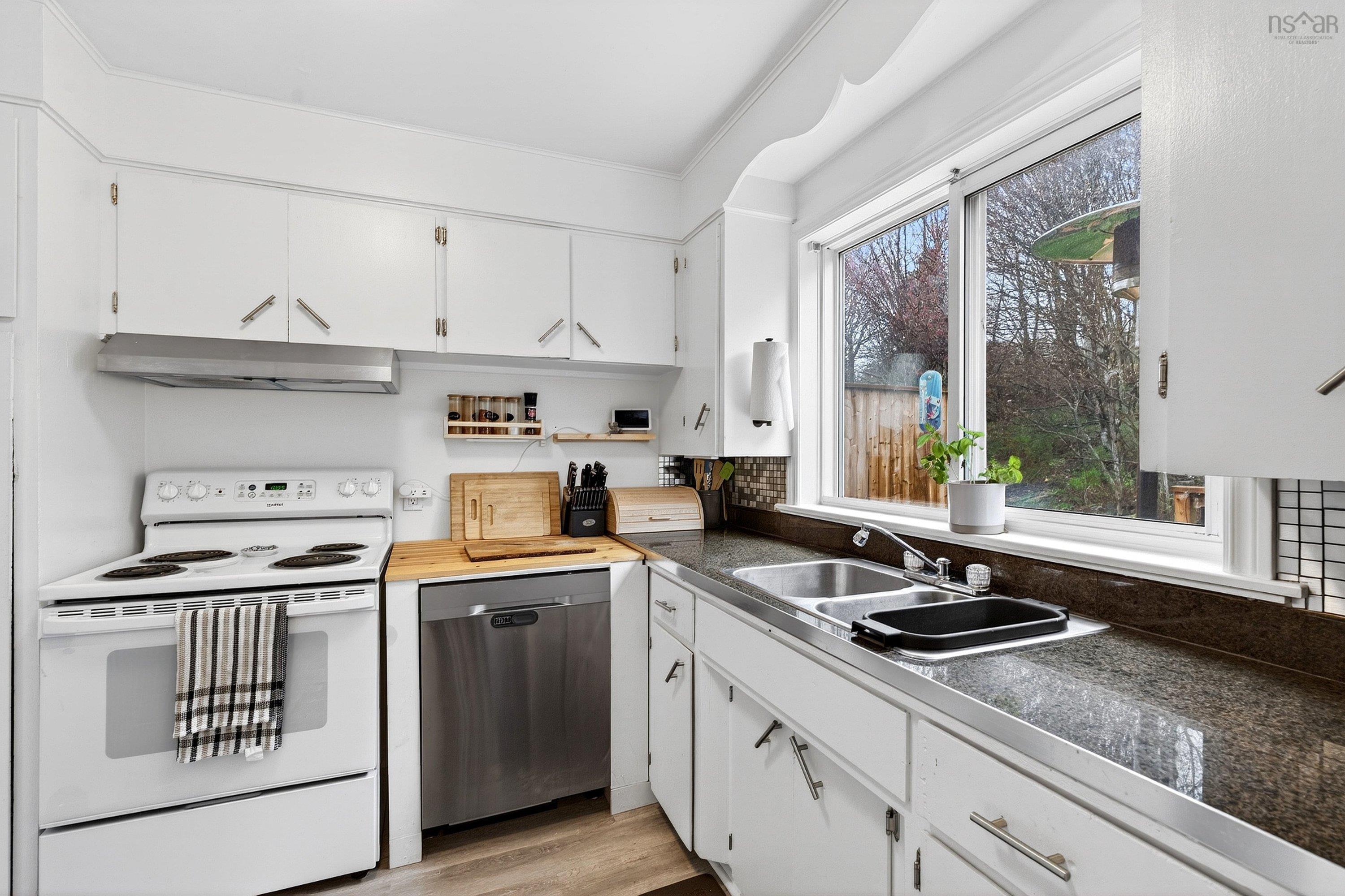 $399,900.00: 212 Roleika Drive, Dartmouth