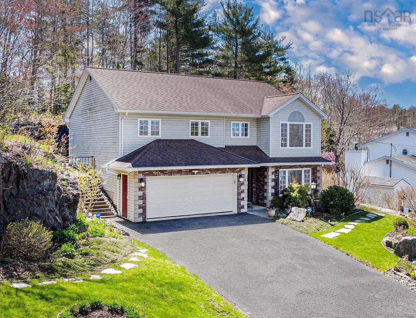 $969,000.00: 91 Ridgevale Drive, Bedford