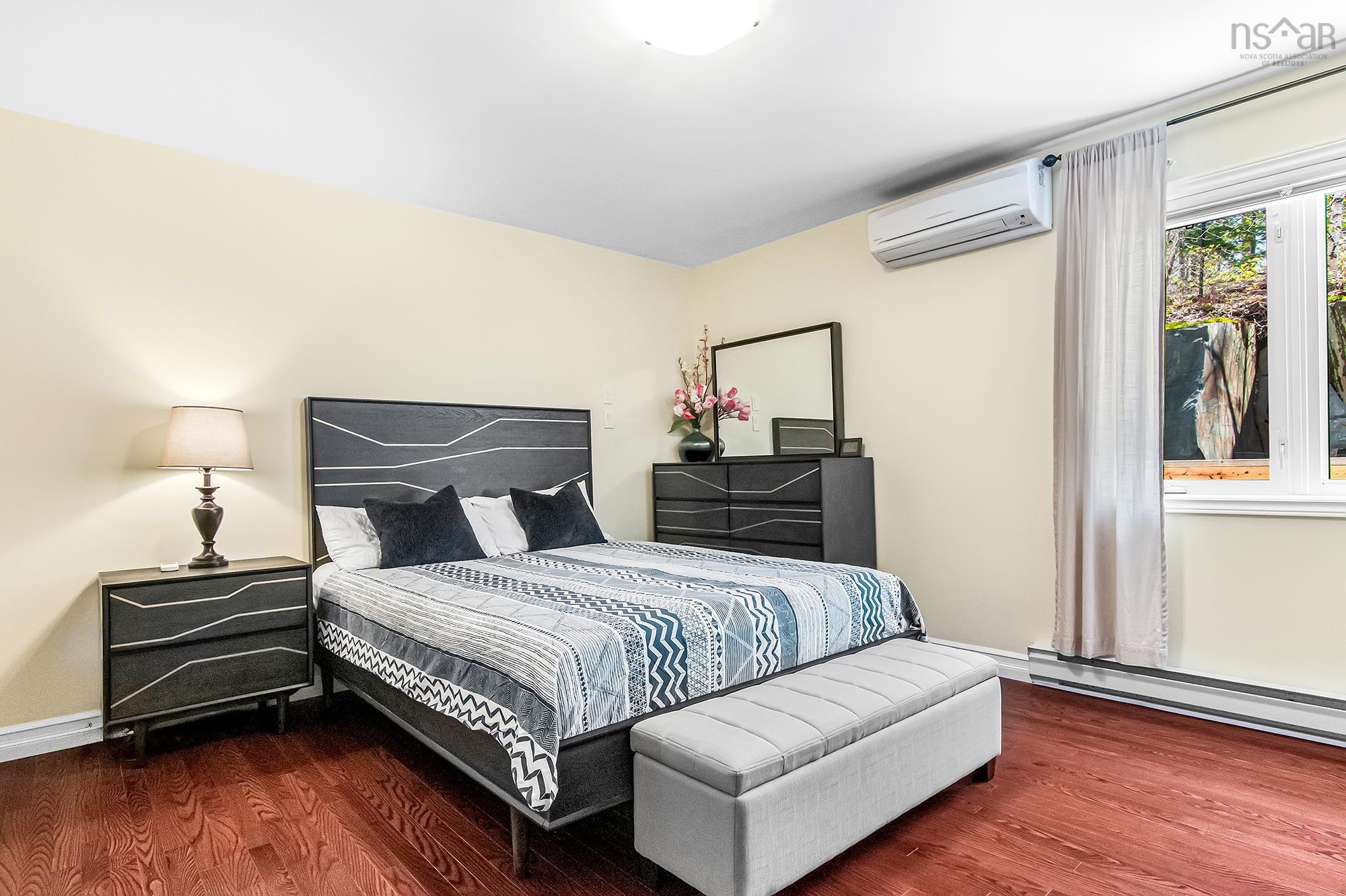 $969,000.00: 91 Ridgevale Drive, Bedford