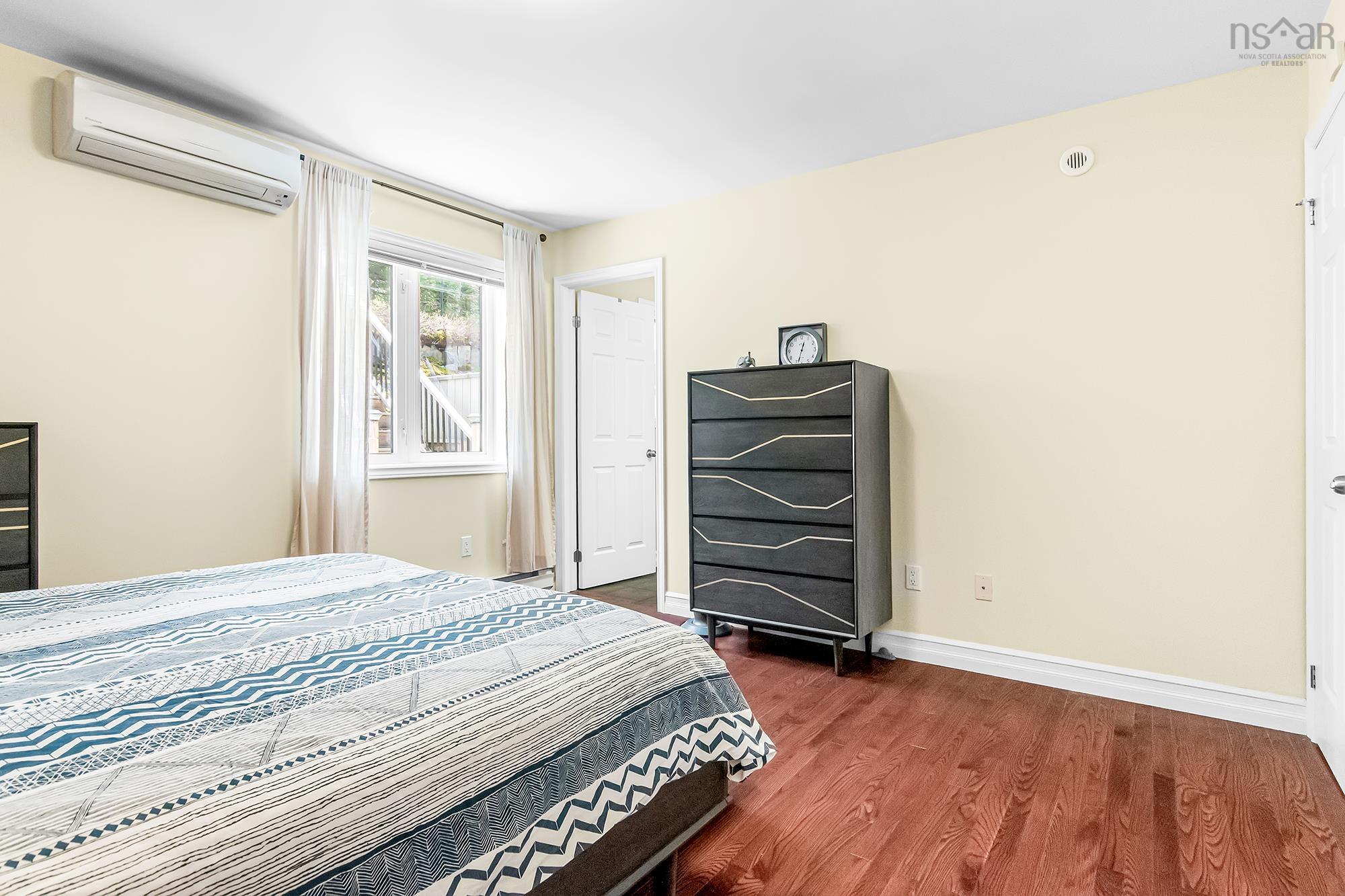$969,000.00: 91 Ridgevale Drive, Bedford