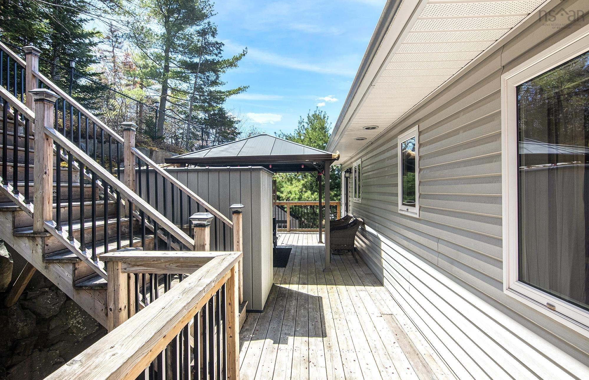 $969,000.00: 91 Ridgevale Drive, Bedford