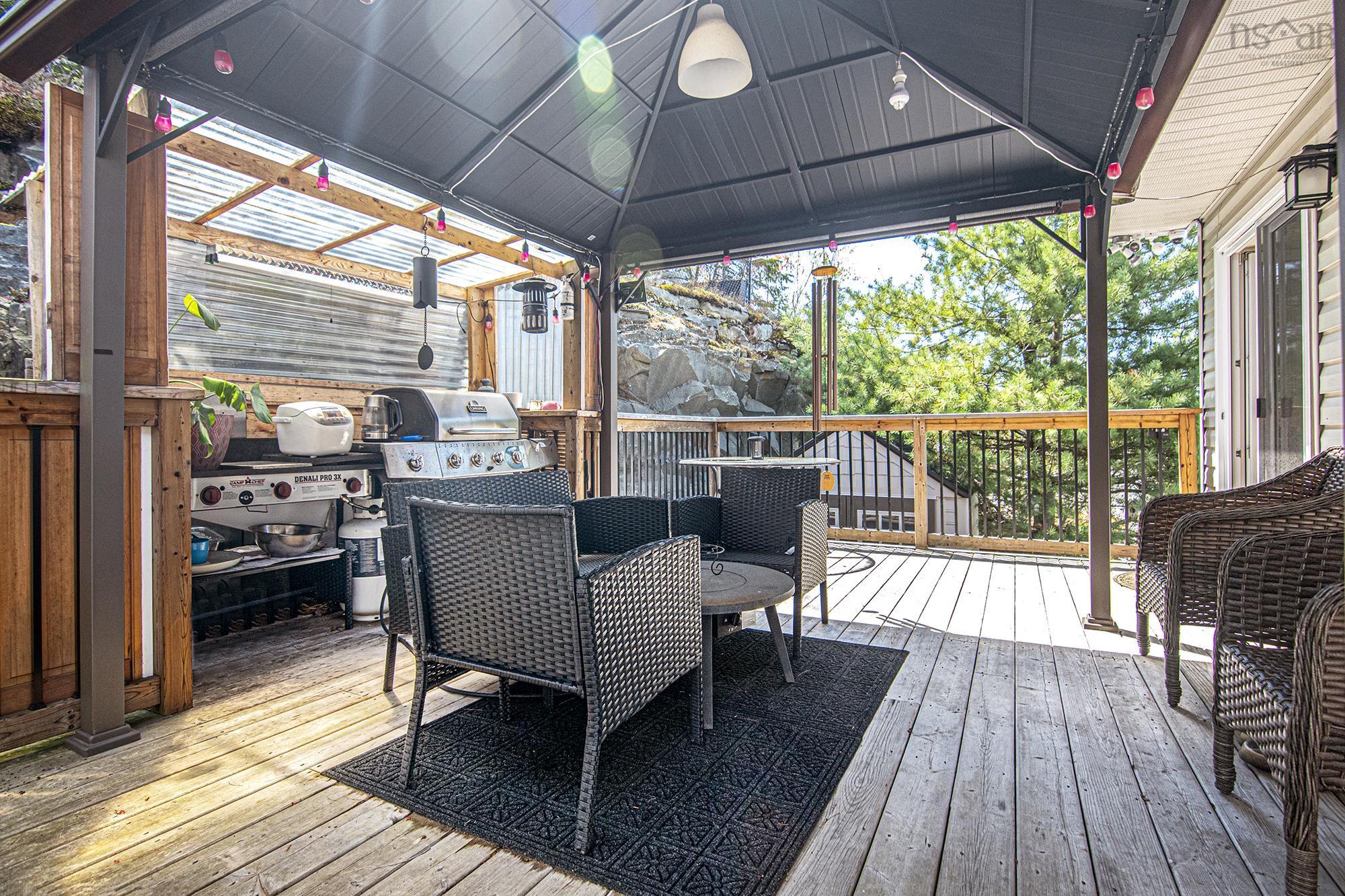 $969,000.00: 91 Ridgevale Drive, Bedford