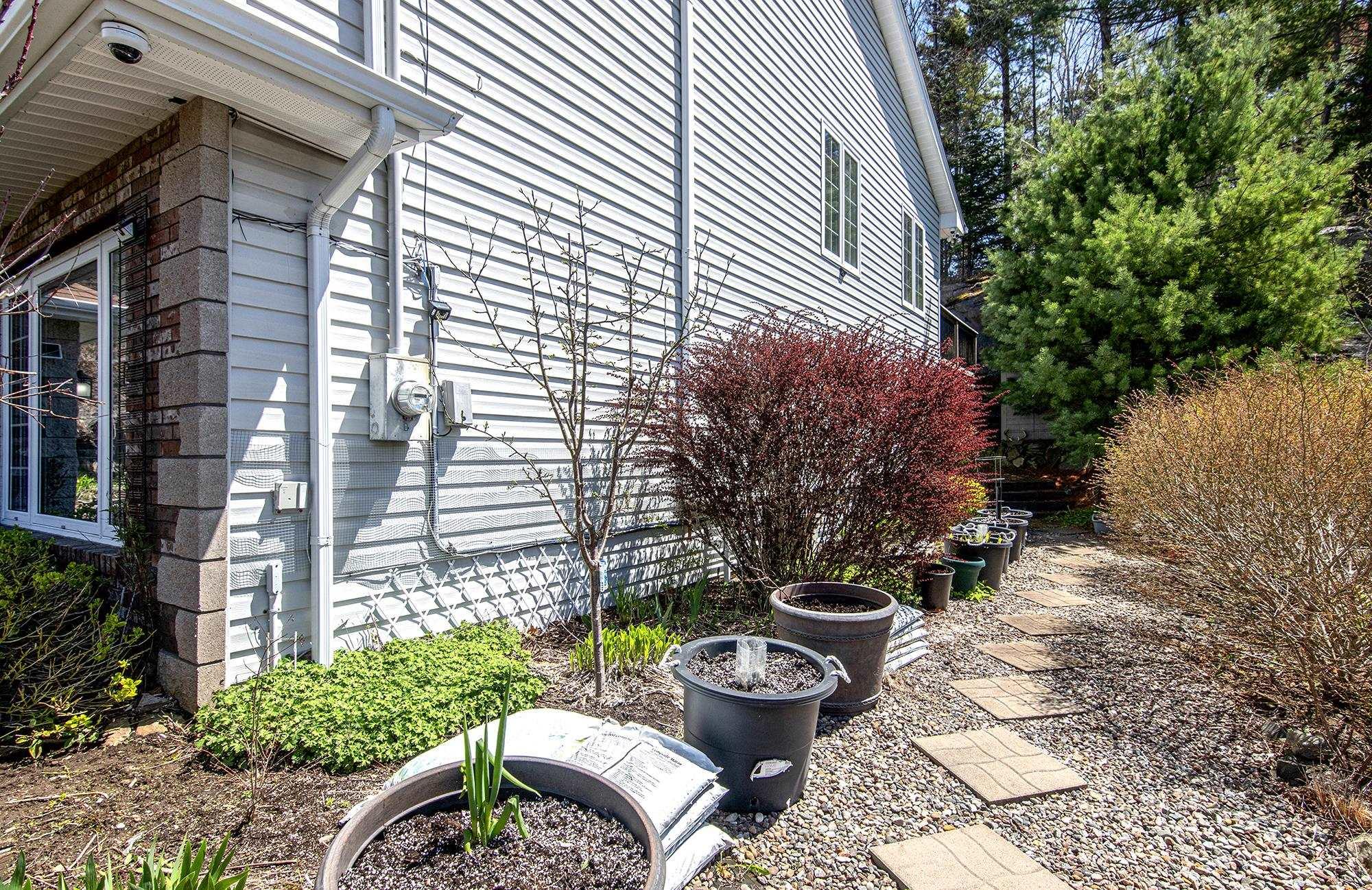 $969,000.00: 91 Ridgevale Drive, Bedford