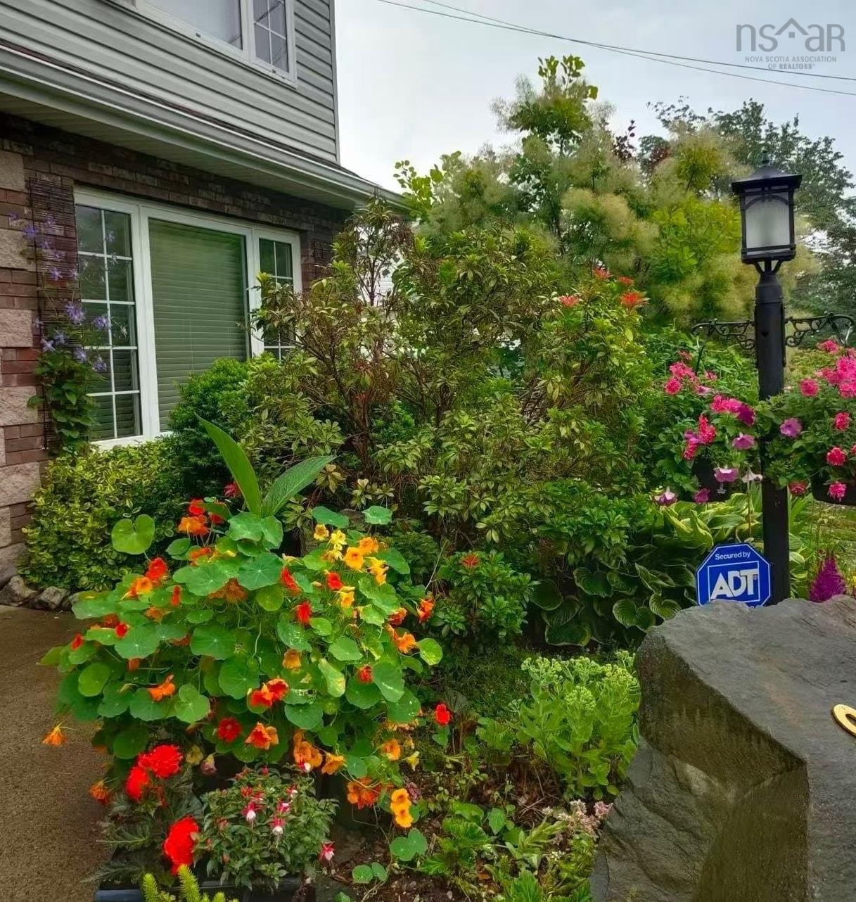 $969,000.00: 91 Ridgevale Drive, Bedford