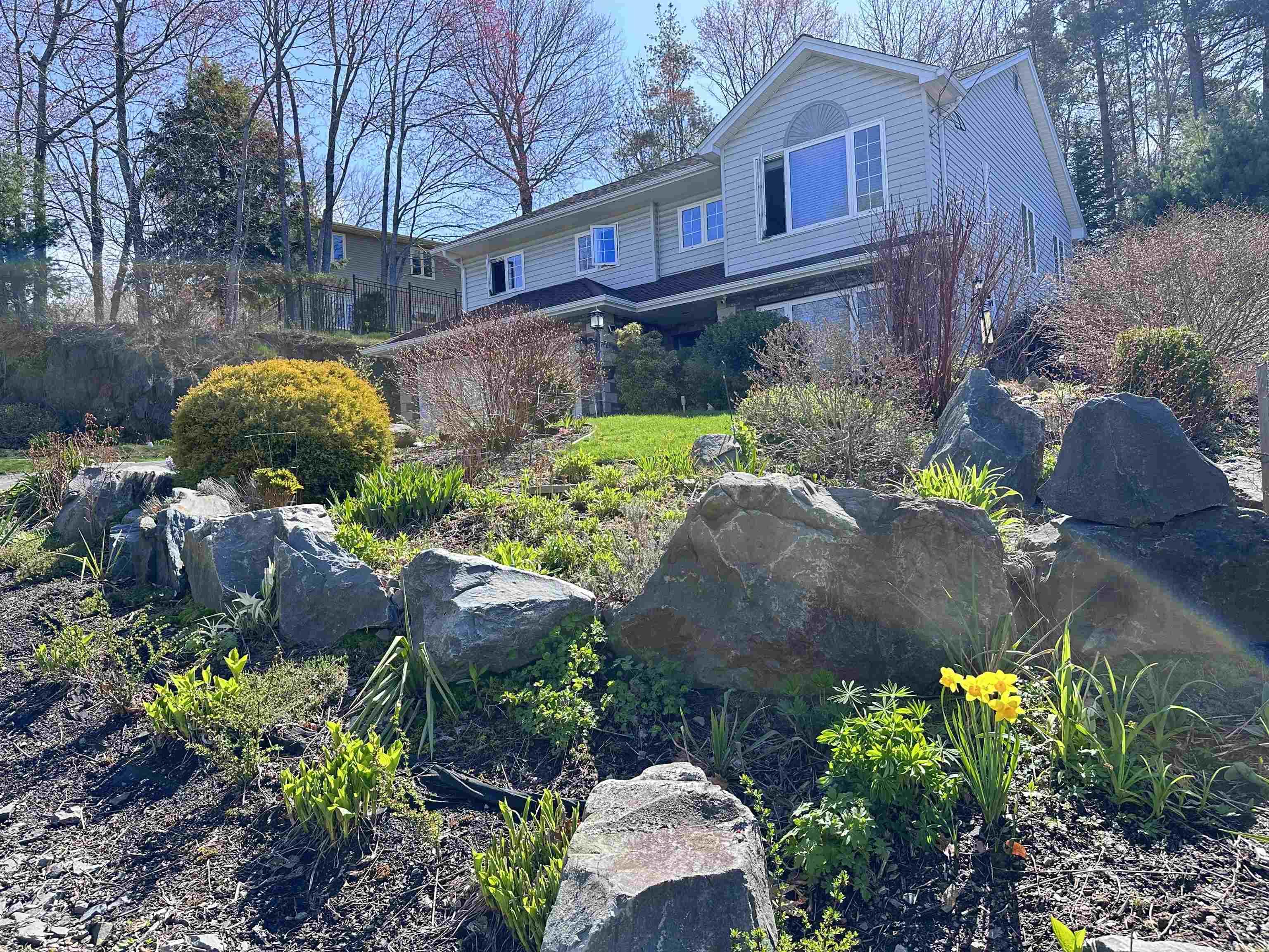 $969,000.00: 91 Ridgevale Drive, Bedford
