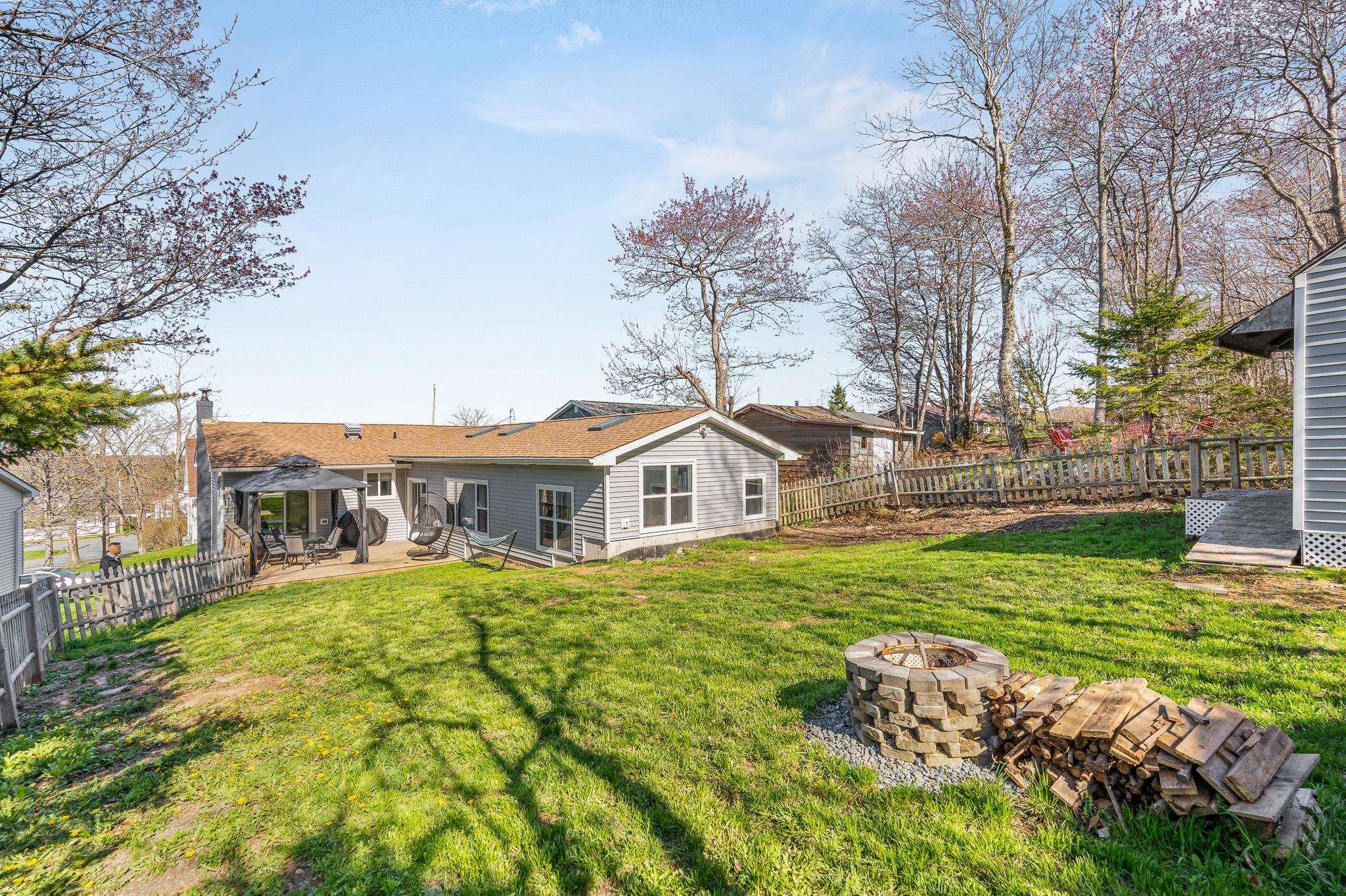 $689,900.00: 12 Wamphray Crescent, Dartmouth
