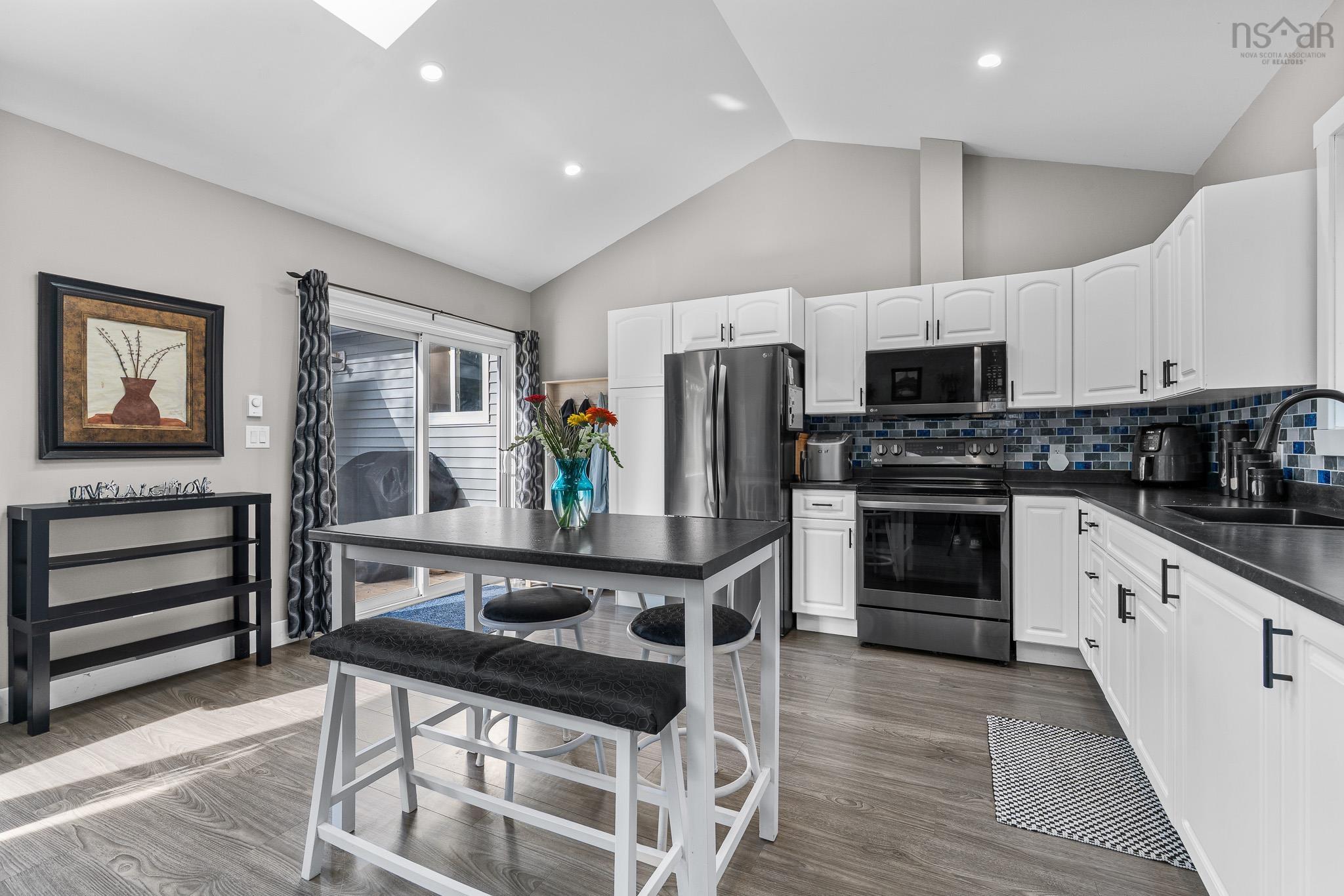 $689,900.00: 12 Wamphray Crescent, Dartmouth