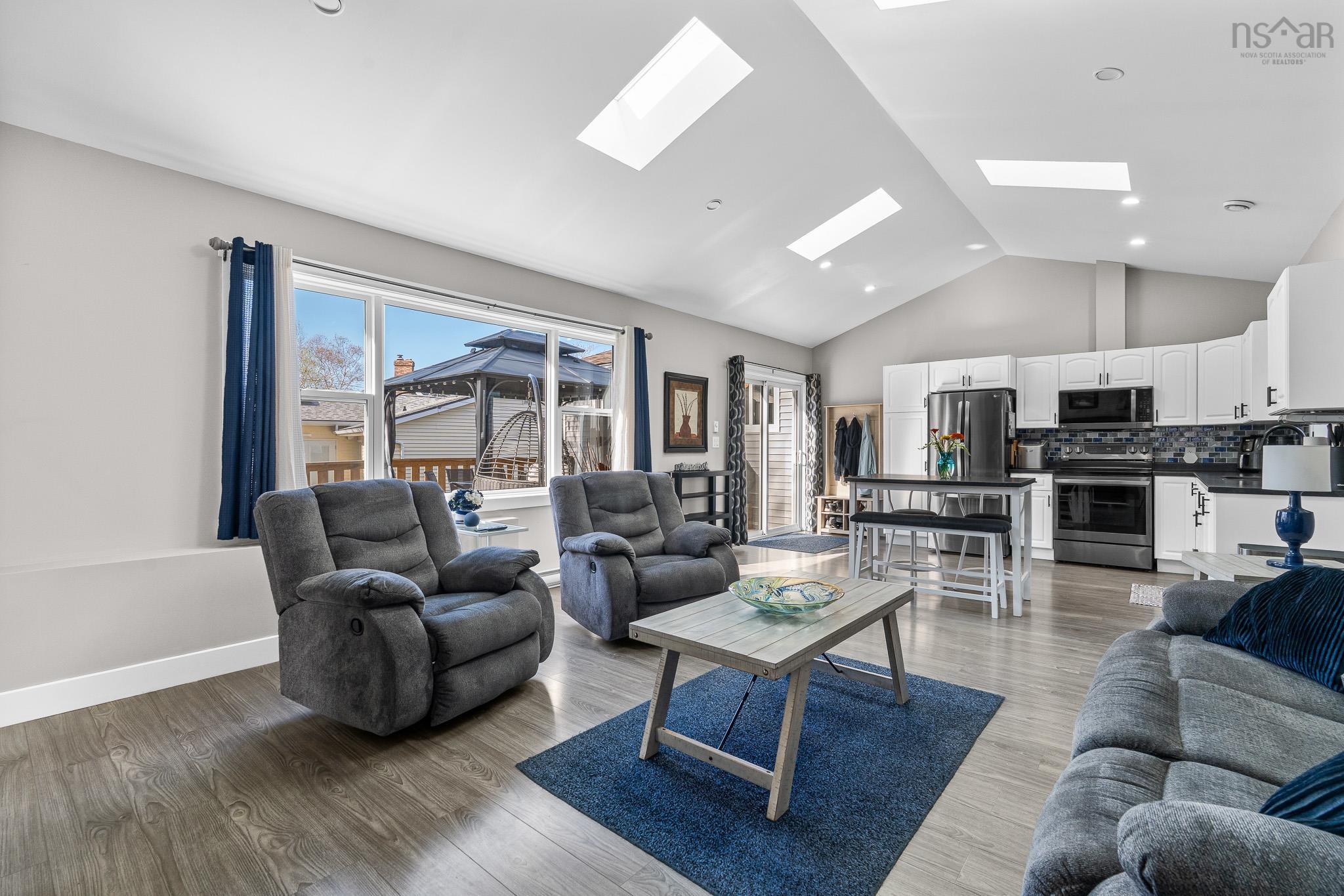 $689,900.00: 12 Wamphray Crescent, Dartmouth