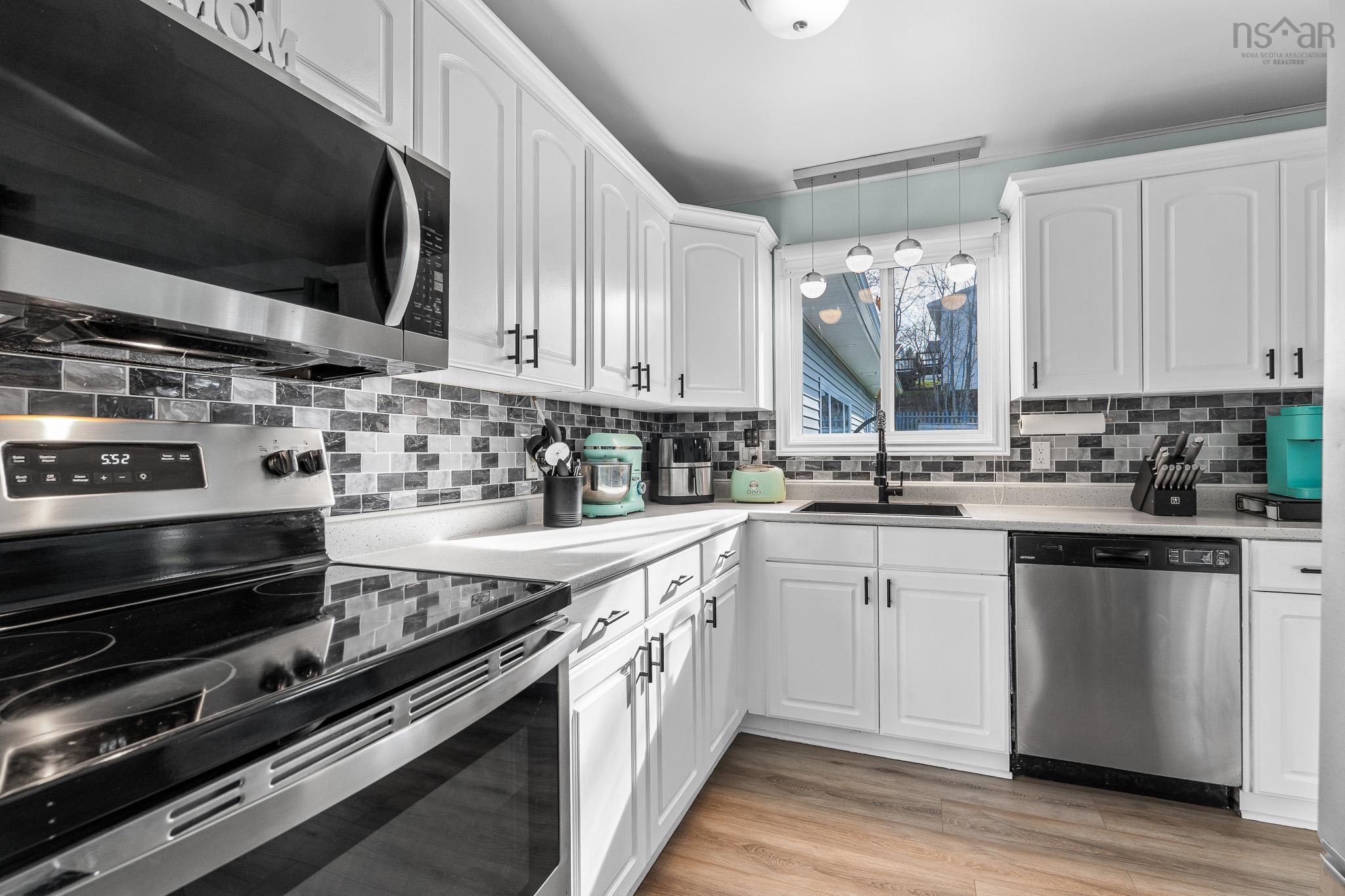 $689,900.00: 12 Wamphray Crescent, Dartmouth
