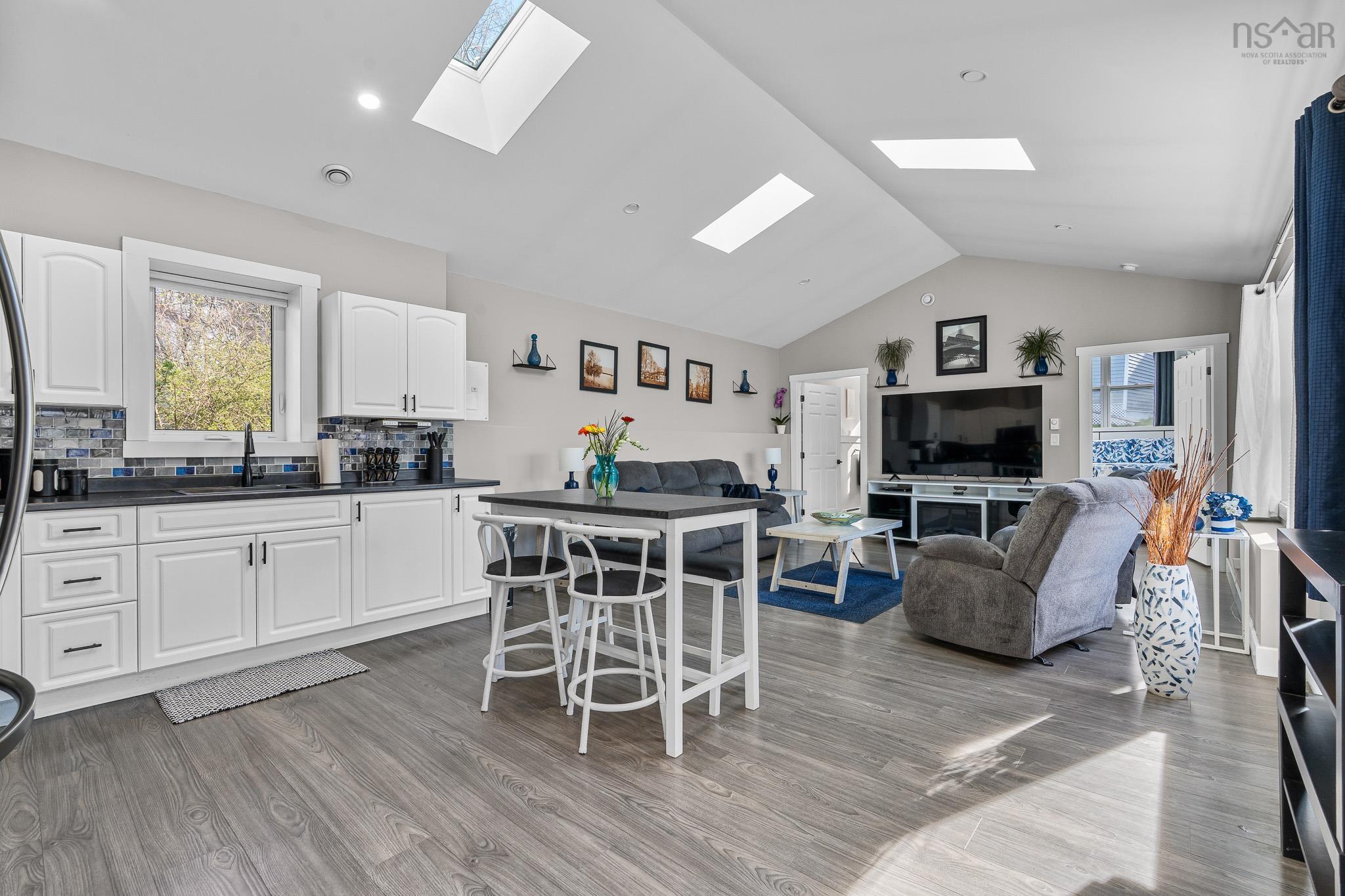 $689,900.00: 12 Wamphray Crescent, Dartmouth