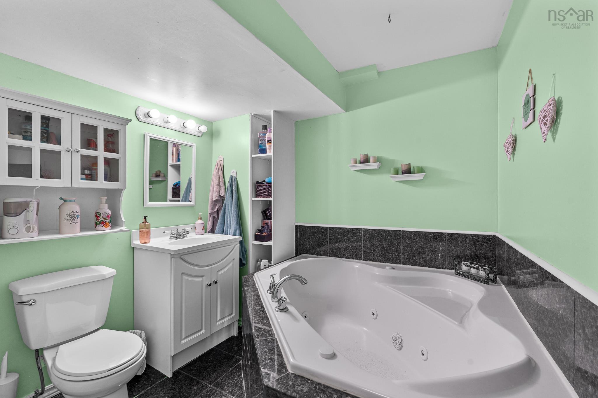 $689,900.00: 12 Wamphray Crescent, Dartmouth