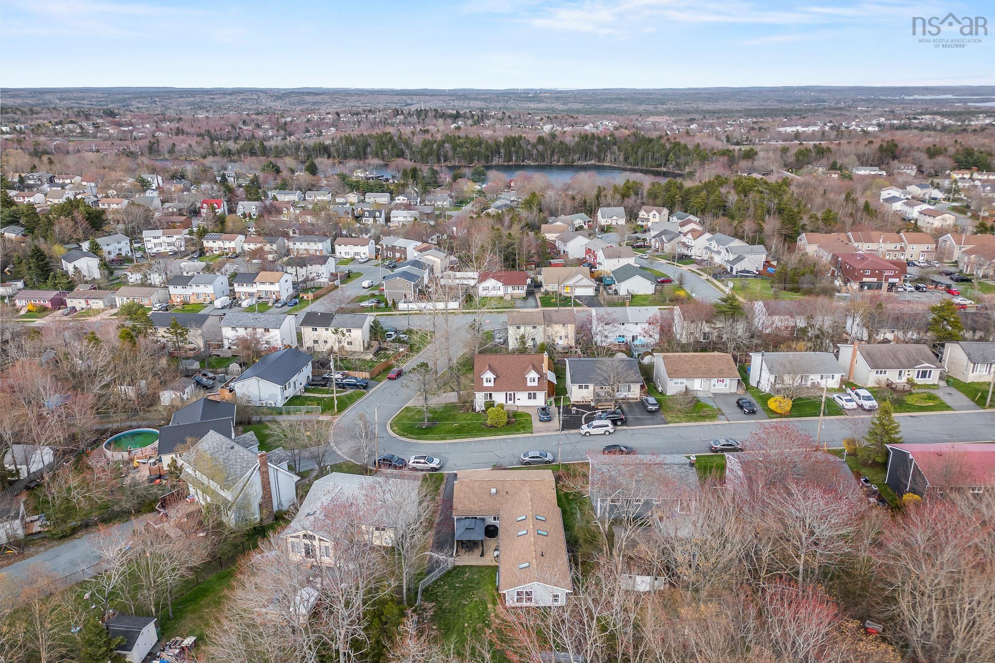 $689,900.00: 12 Wamphray Crescent, Dartmouth