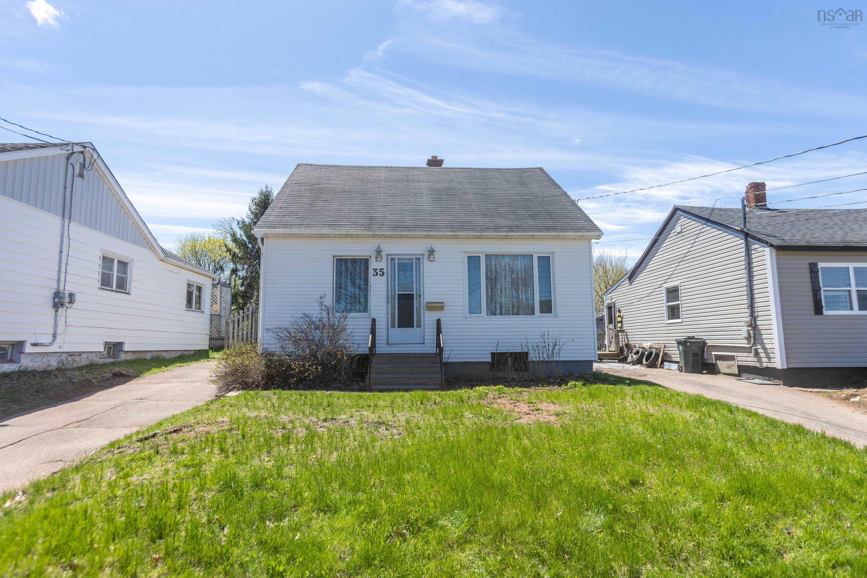 35 East Pleasant Street, Amherst, NS (MLS 202610931)