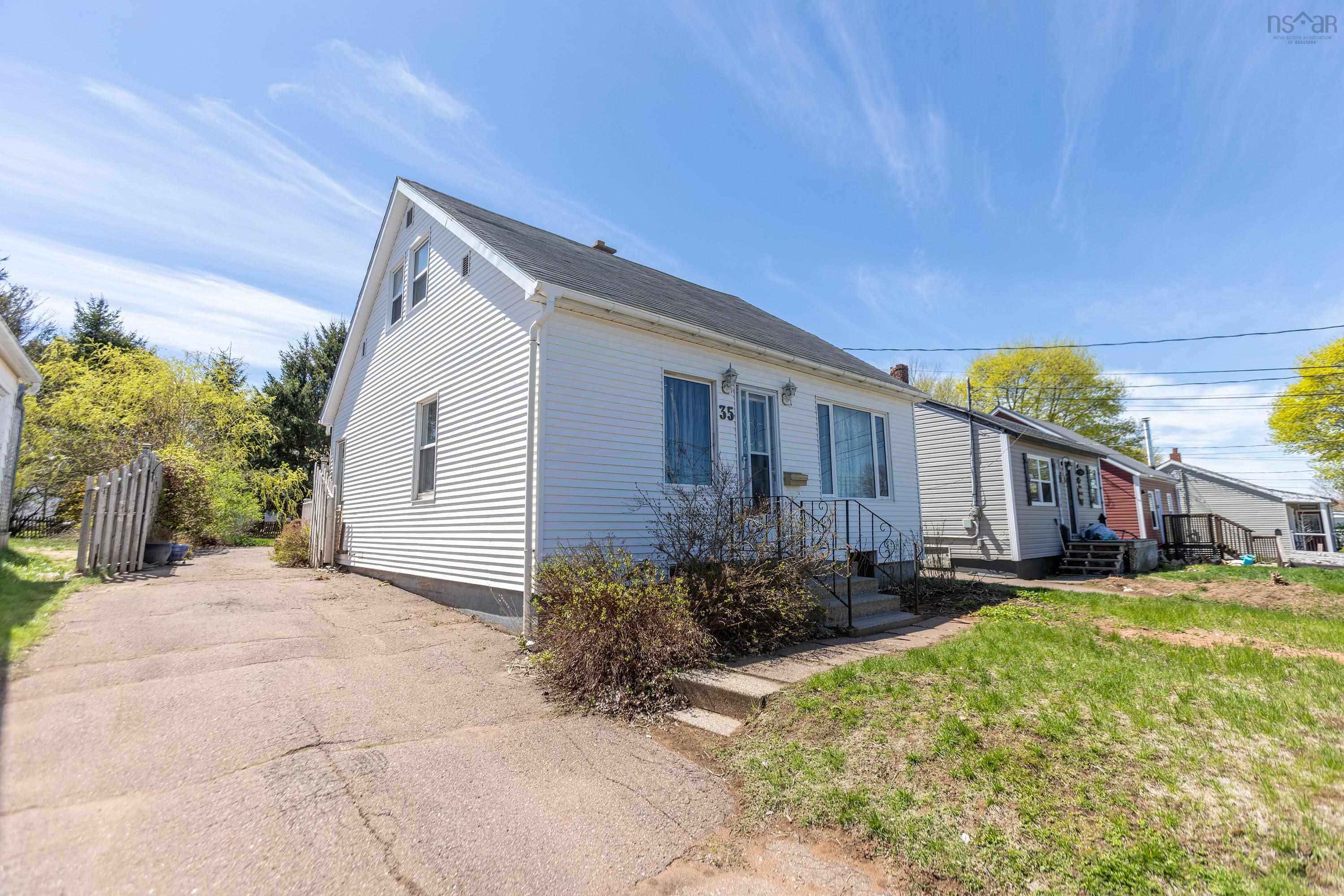 $224,900.00: 35 East Pleasant Street, Amherst