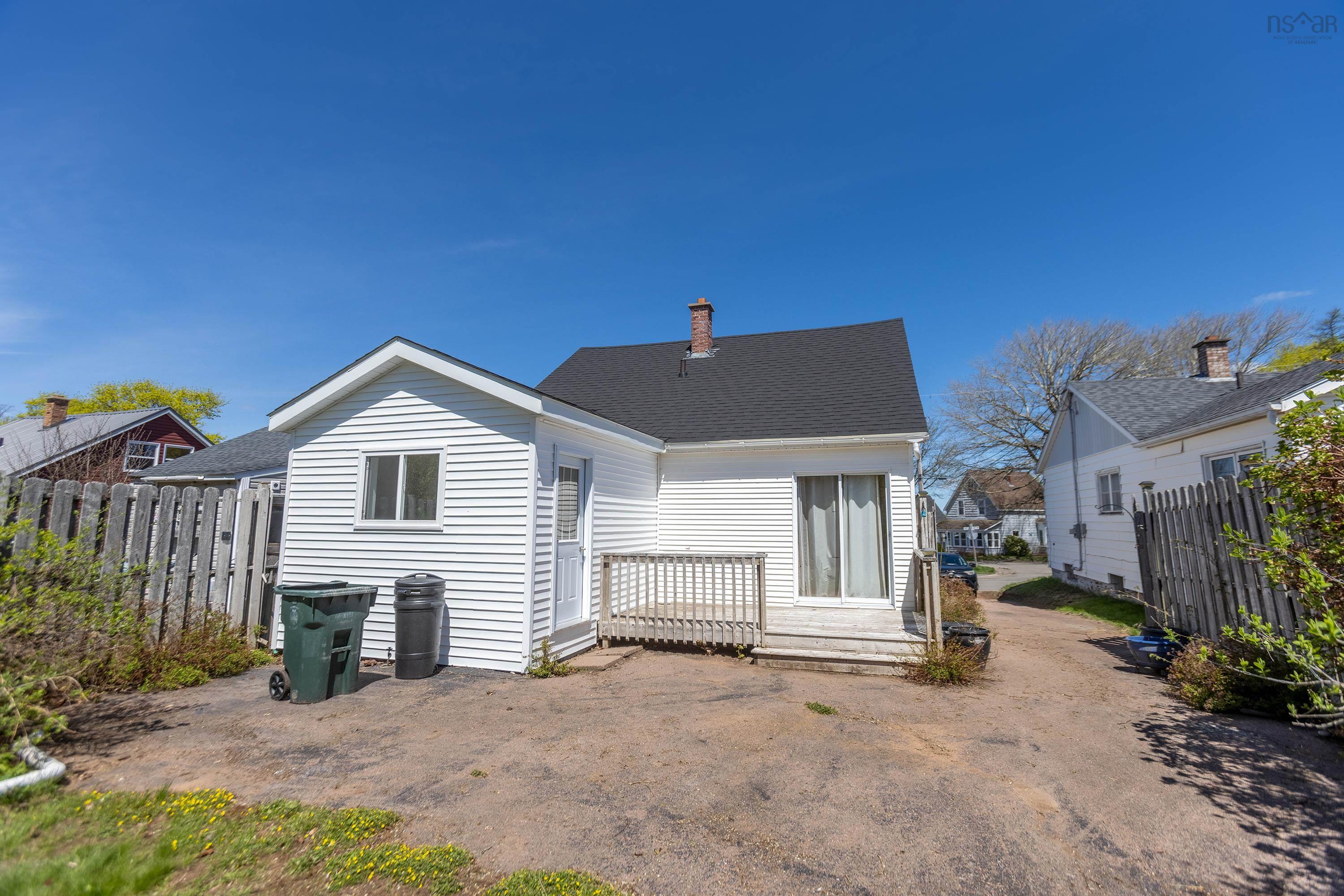 $224,900.00: 35 East Pleasant Street, Amherst