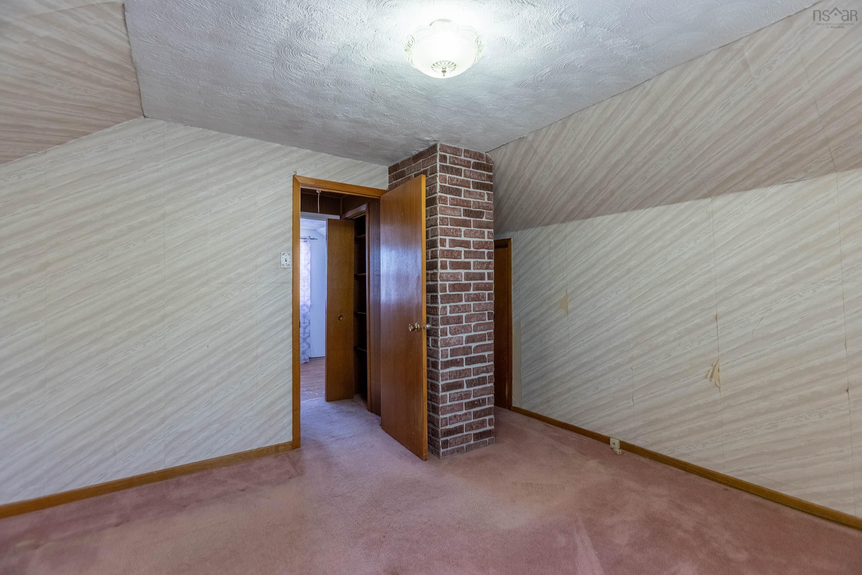 $224,900.00: 35 East Pleasant Street, Amherst