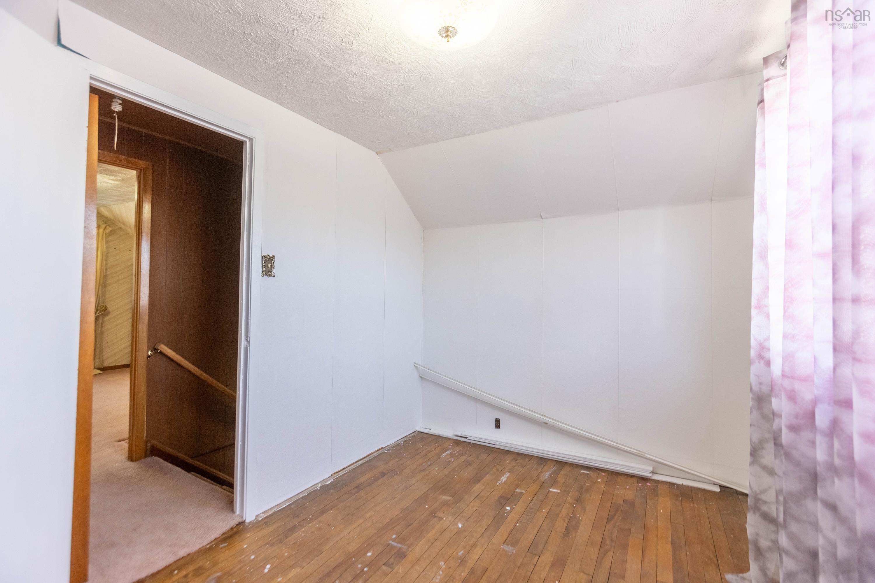 $224,900.00: 35 East Pleasant Street, Amherst