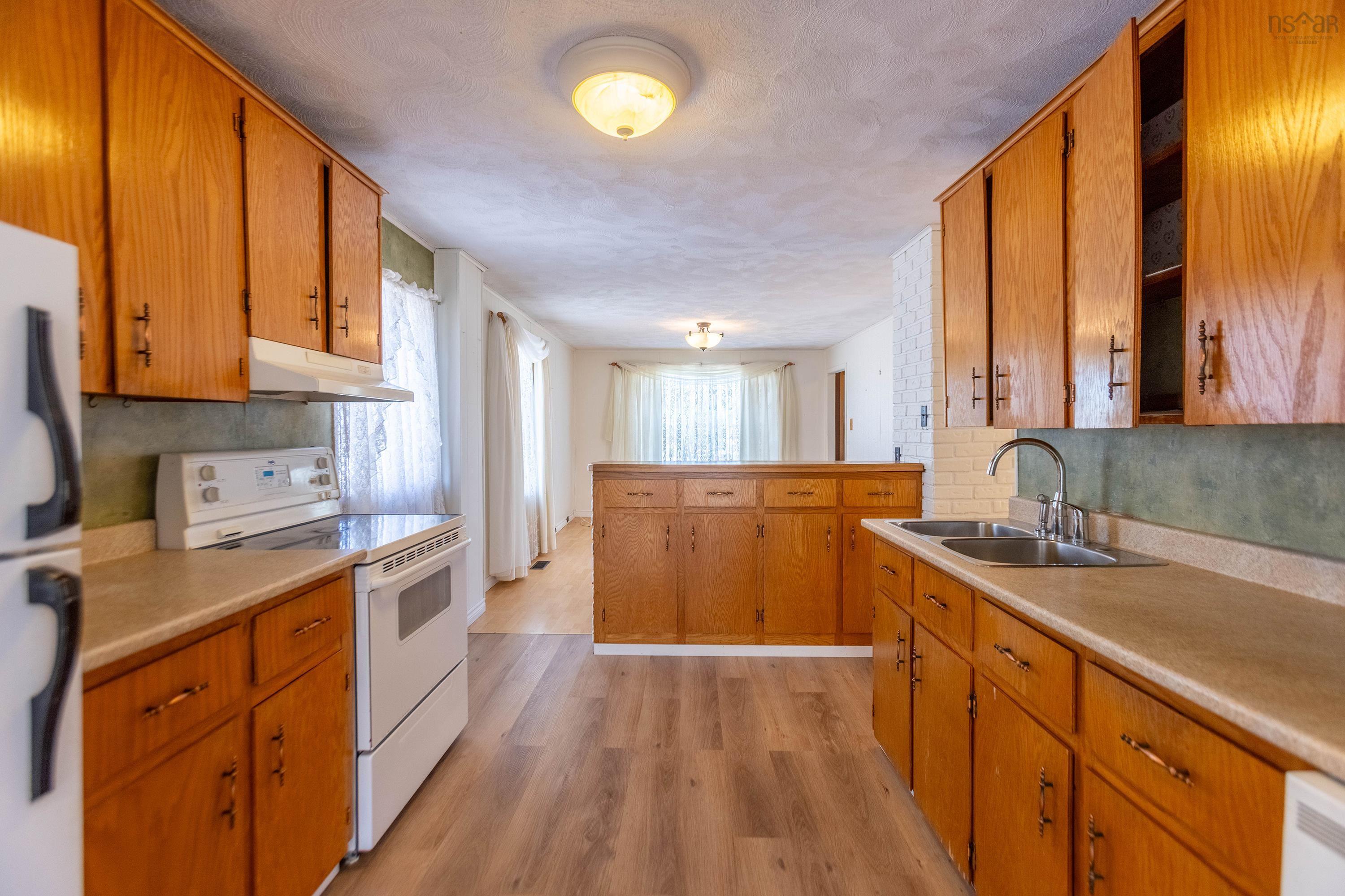 $224,900.00: 35 East Pleasant Street, Amherst