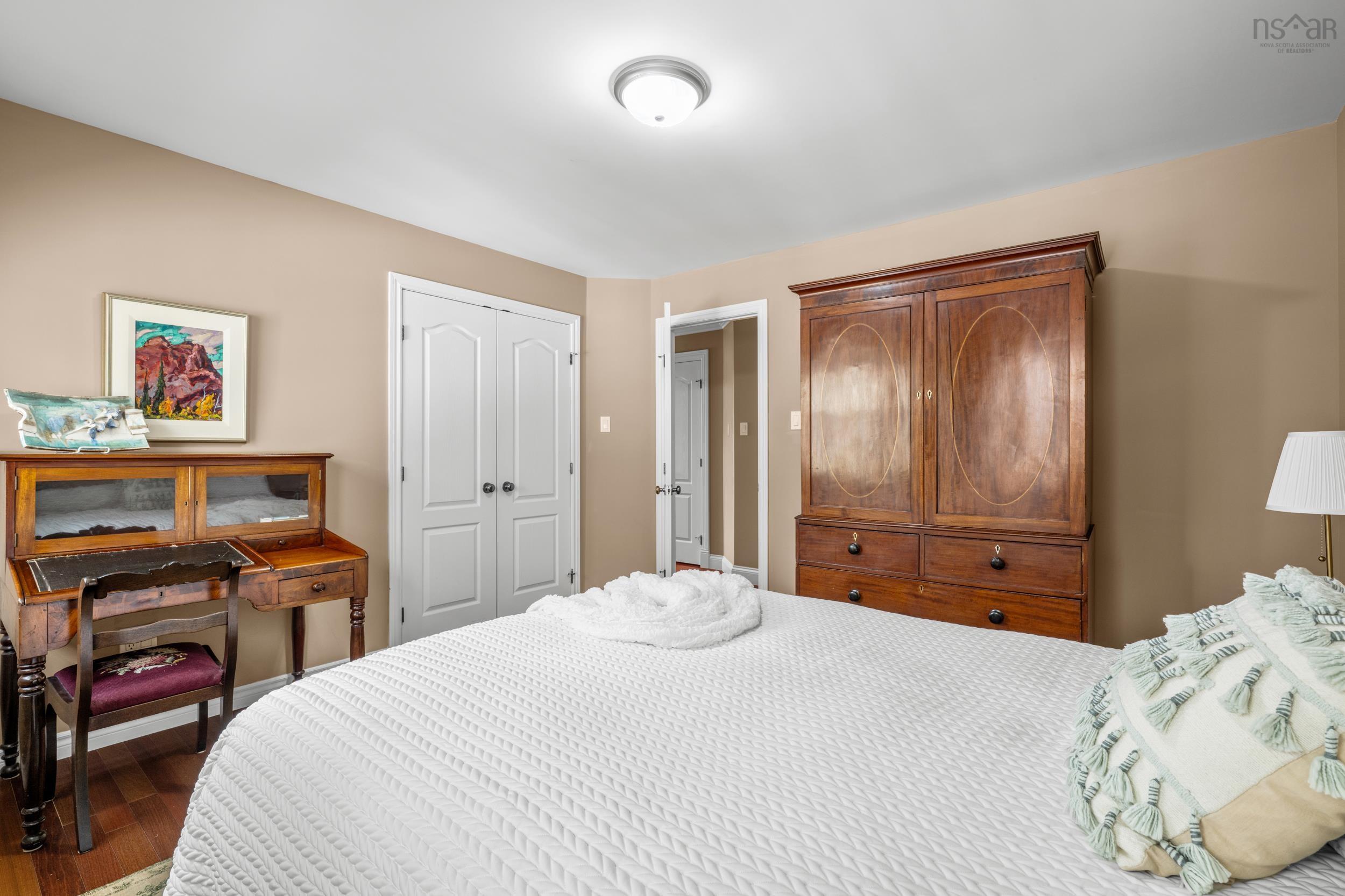 $2,495,000.00: 981 Shore Drive, Bedford