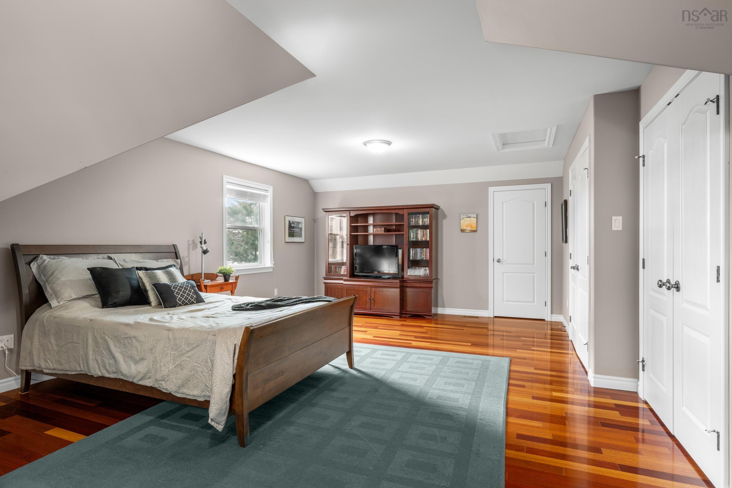 $2,495,000.00: 981 Shore Drive, Bedford