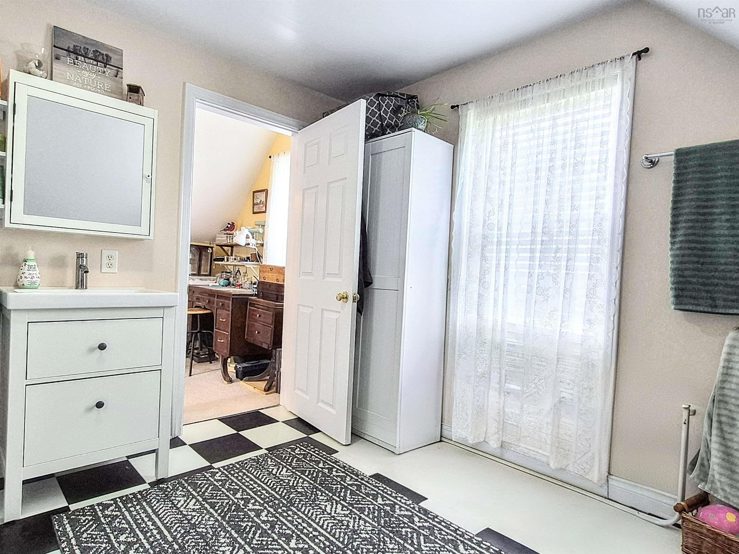 $214,900.00: 41 242 Highway, Joggins