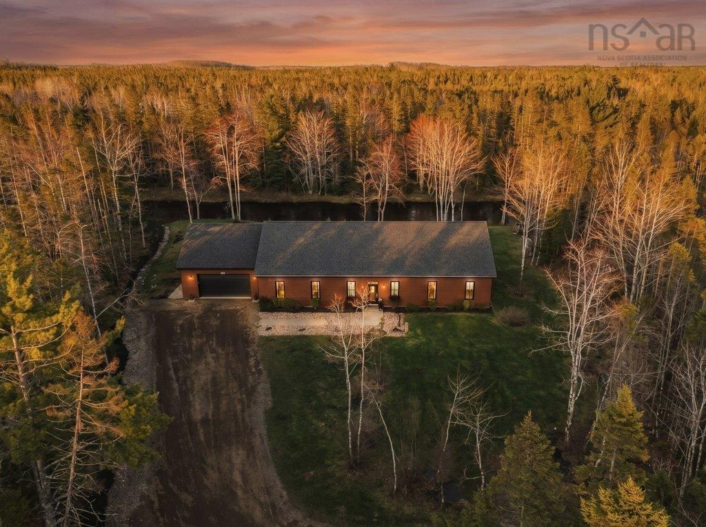 $1,100,000.00: 14 River Country Drive, Nine Mile River