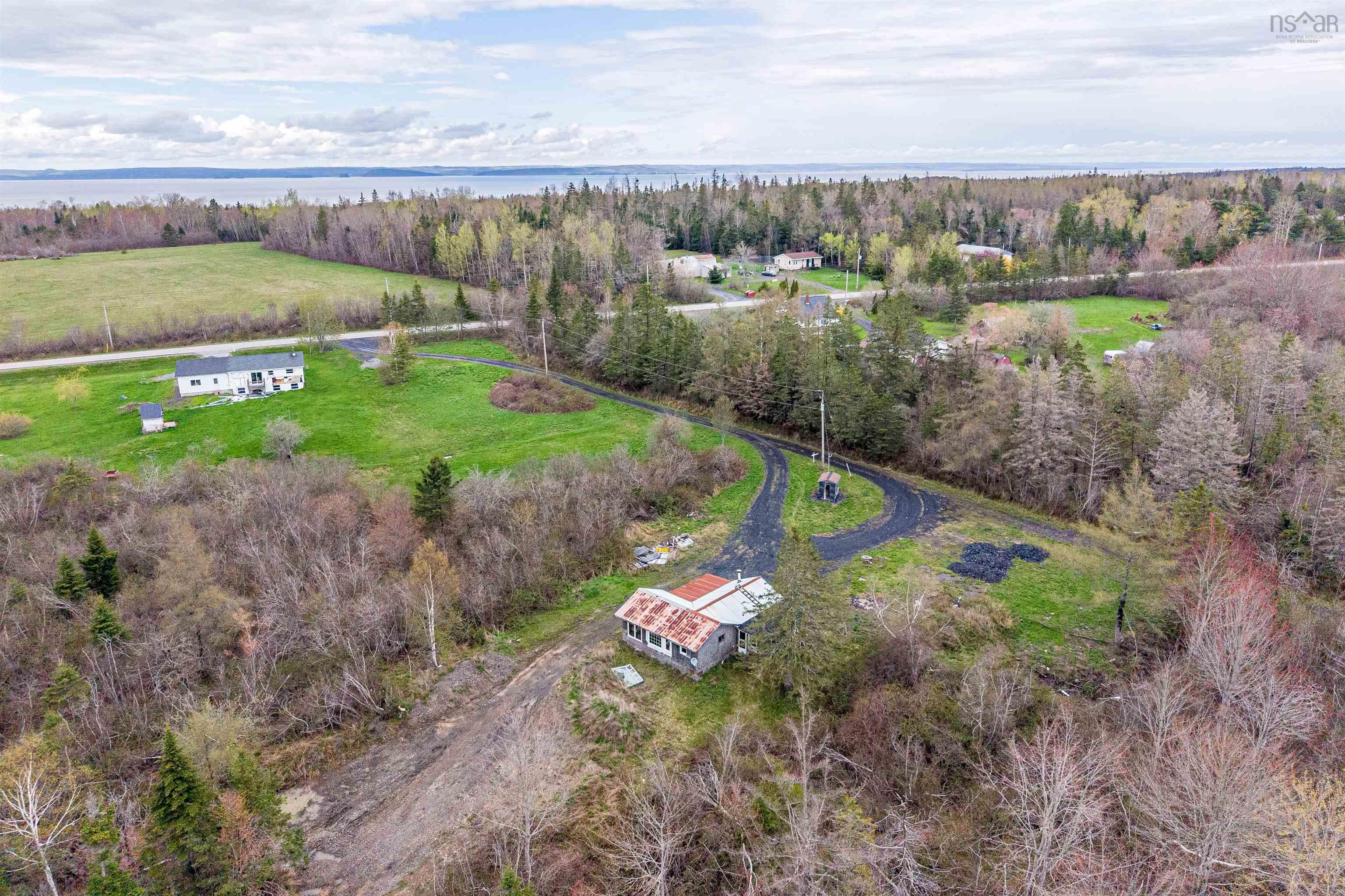$175,000.00: 7942 Highway 215, Cambridge