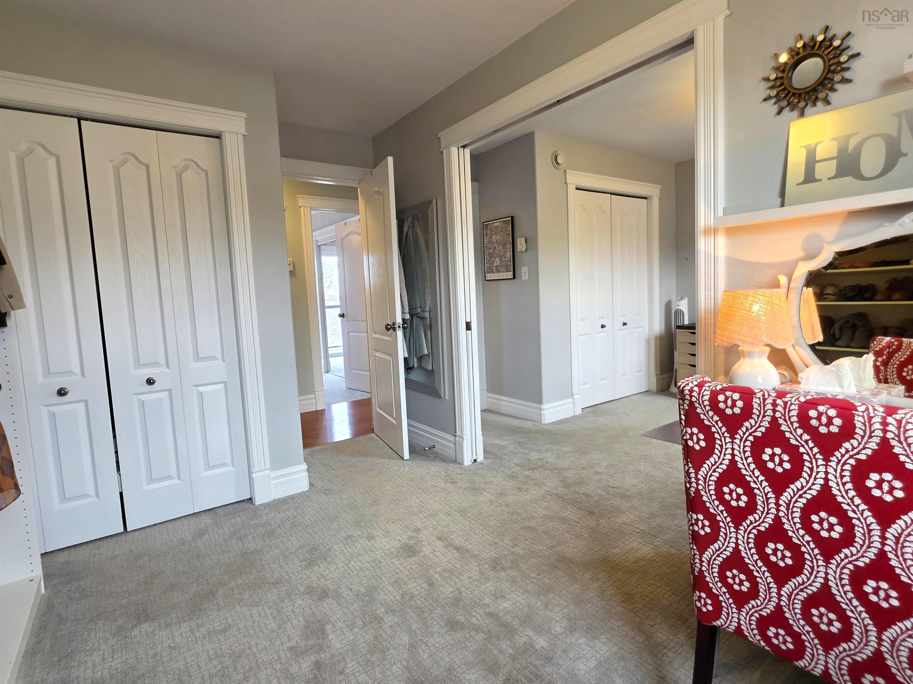 $879,900.00: 34 Lakeridge Crescent, Colby South