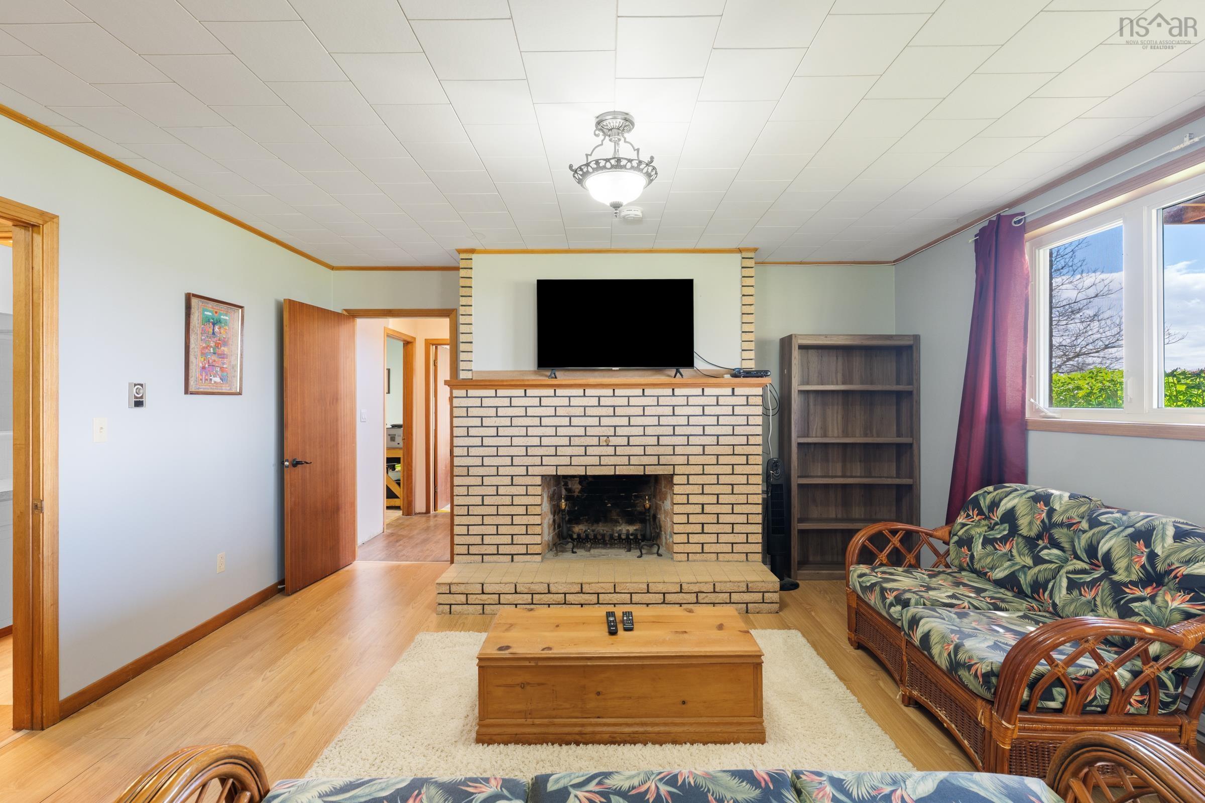 $699,000.00: 18-20 Harbourview Drive, Yarmouth