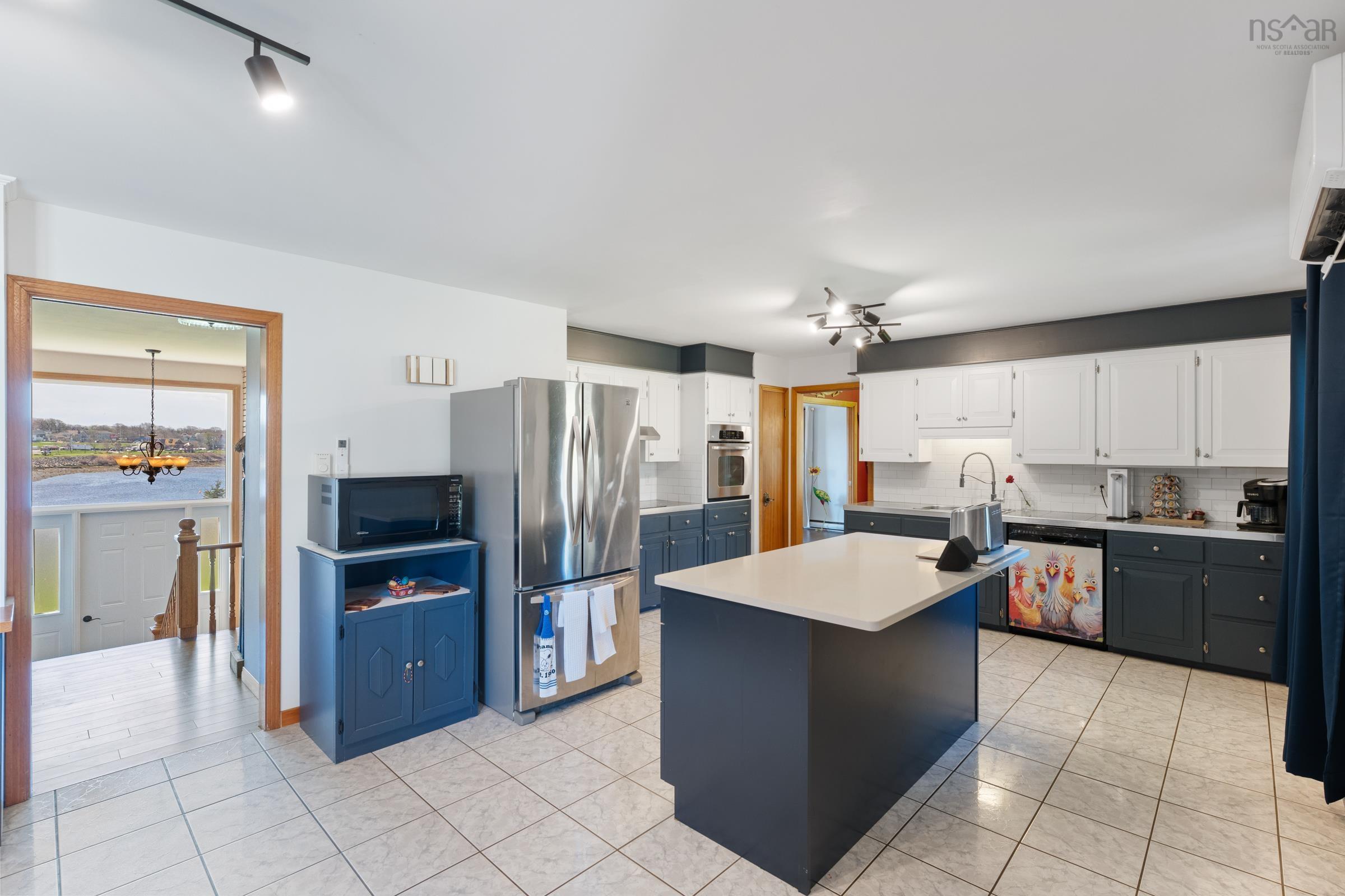 $699,000.00: 18-20 Harbourview Drive, Yarmouth