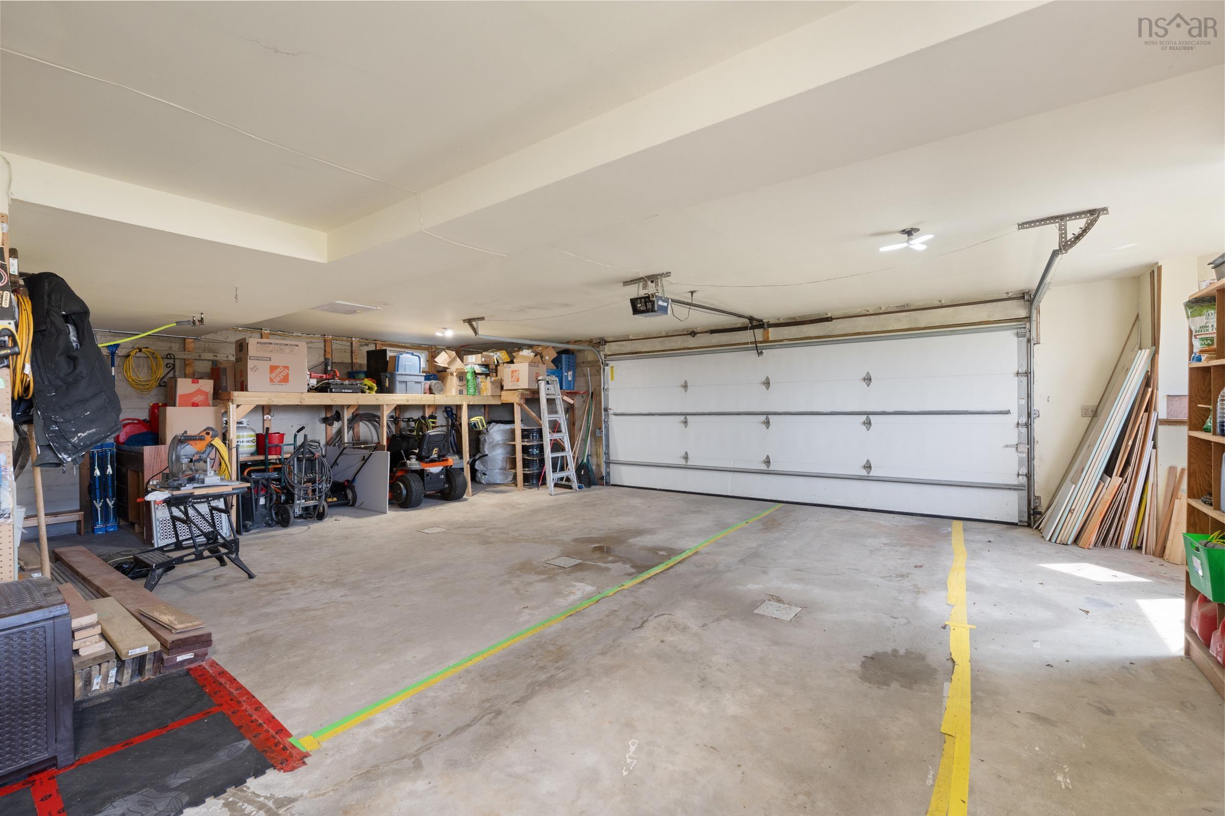 $699,000.00: 18-20 Harbourview Drive, Yarmouth