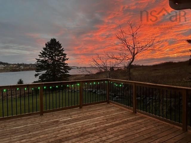 $699,000.00: 18-20 Harbourview Drive, Yarmouth