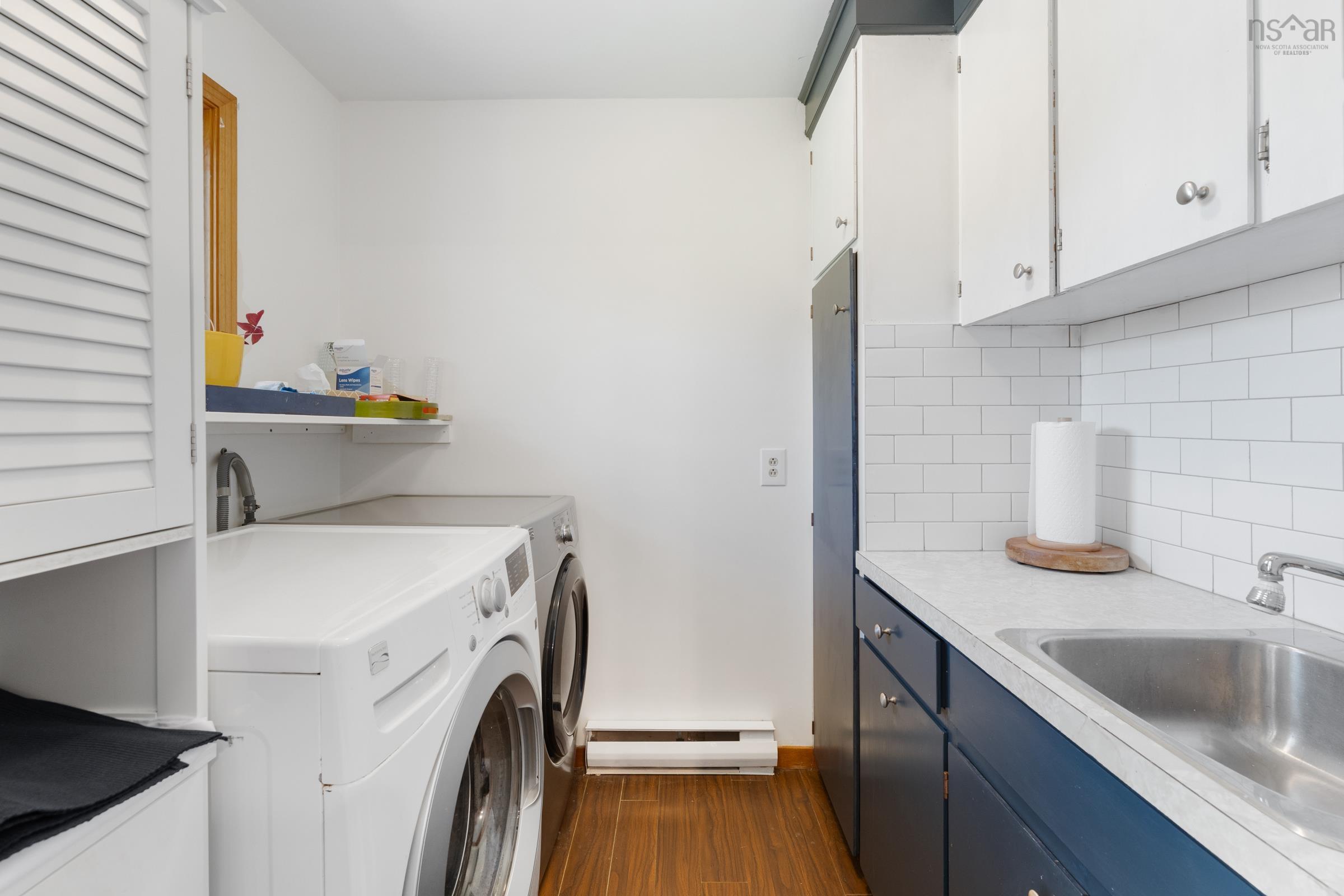 $699,000.00: 18-20 Harbourview Drive, Yarmouth