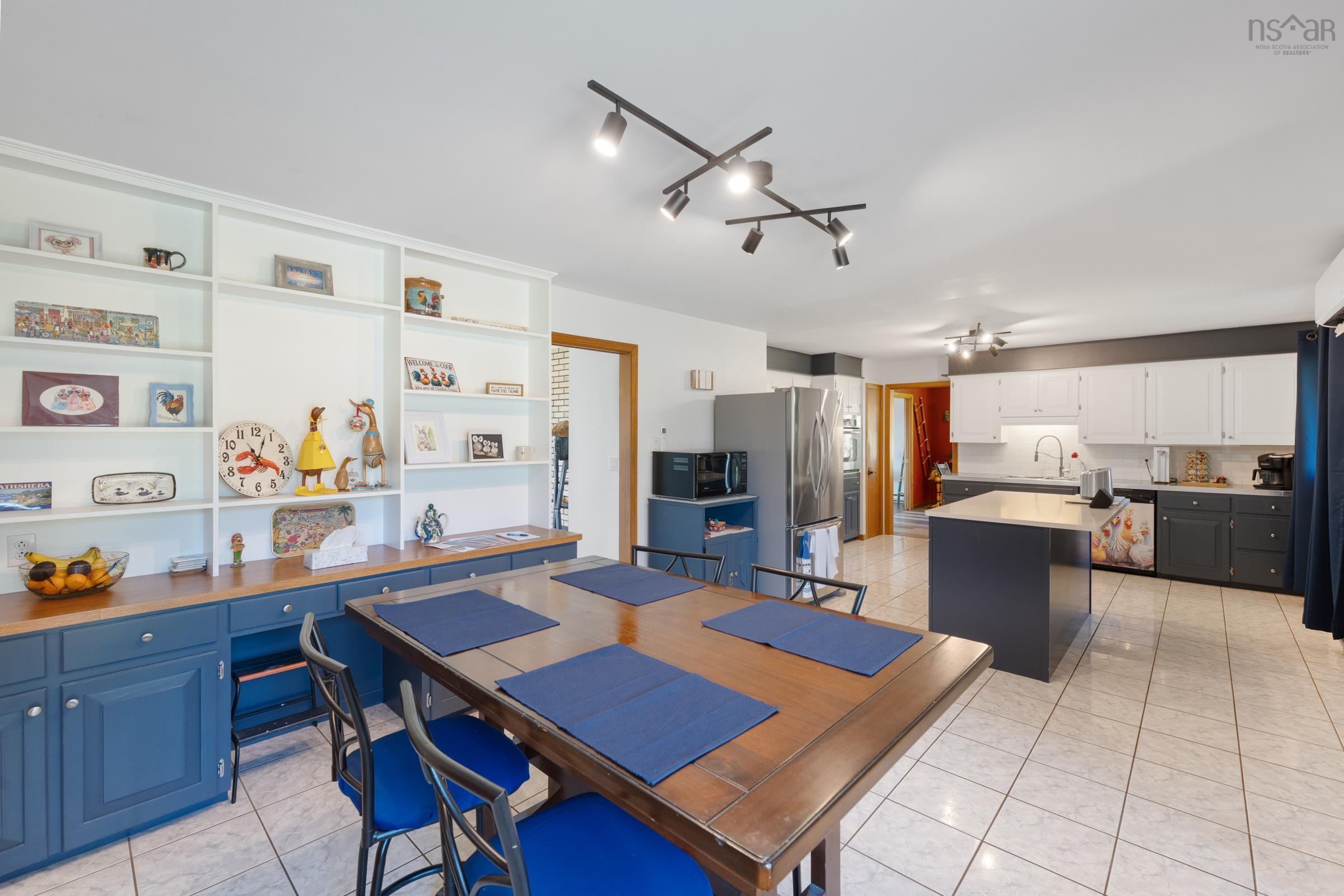 $699,000.00: 18-20 Harbourview Drive, Yarmouth