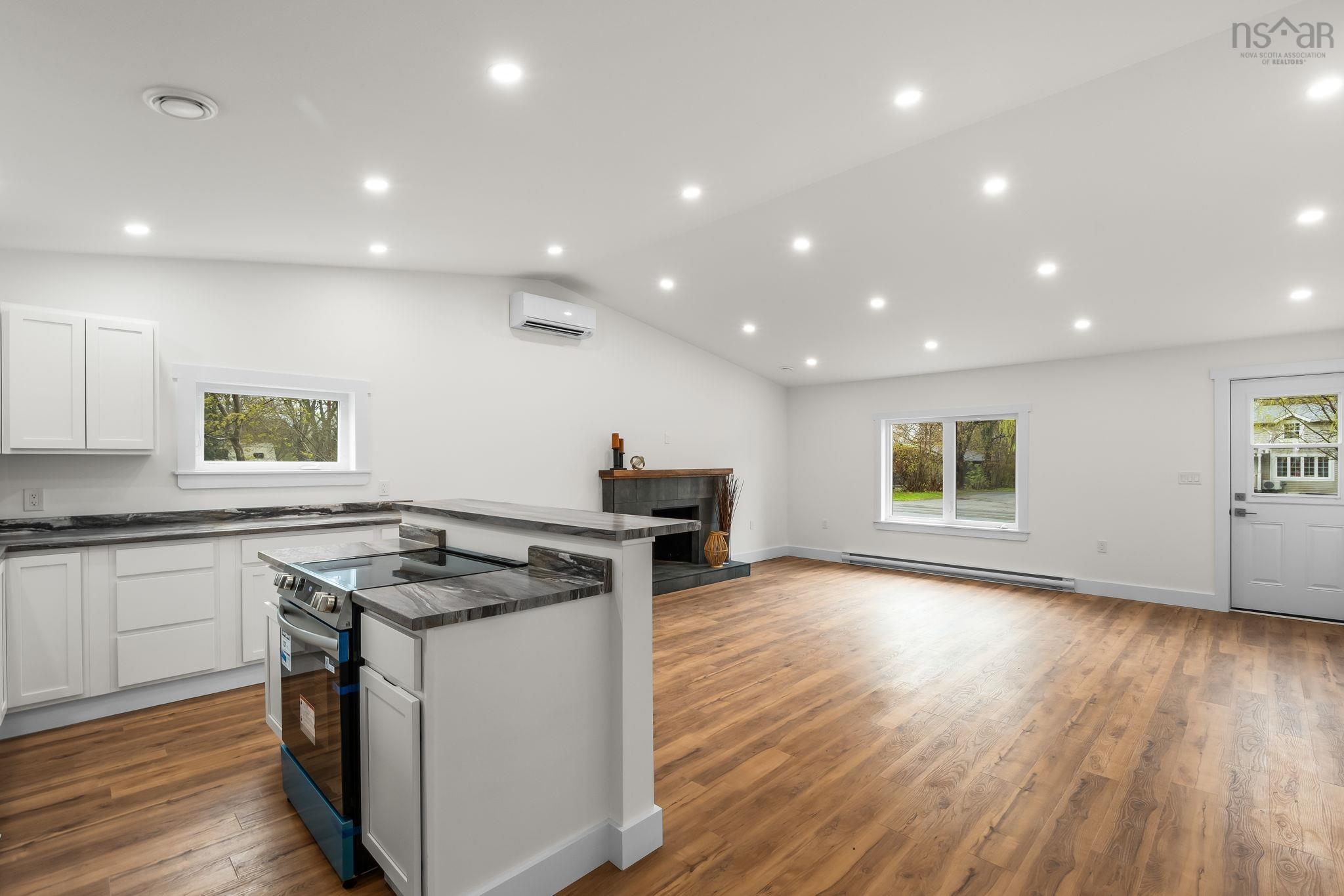 $430,000.00: 1649 Avondale Road, Mantua