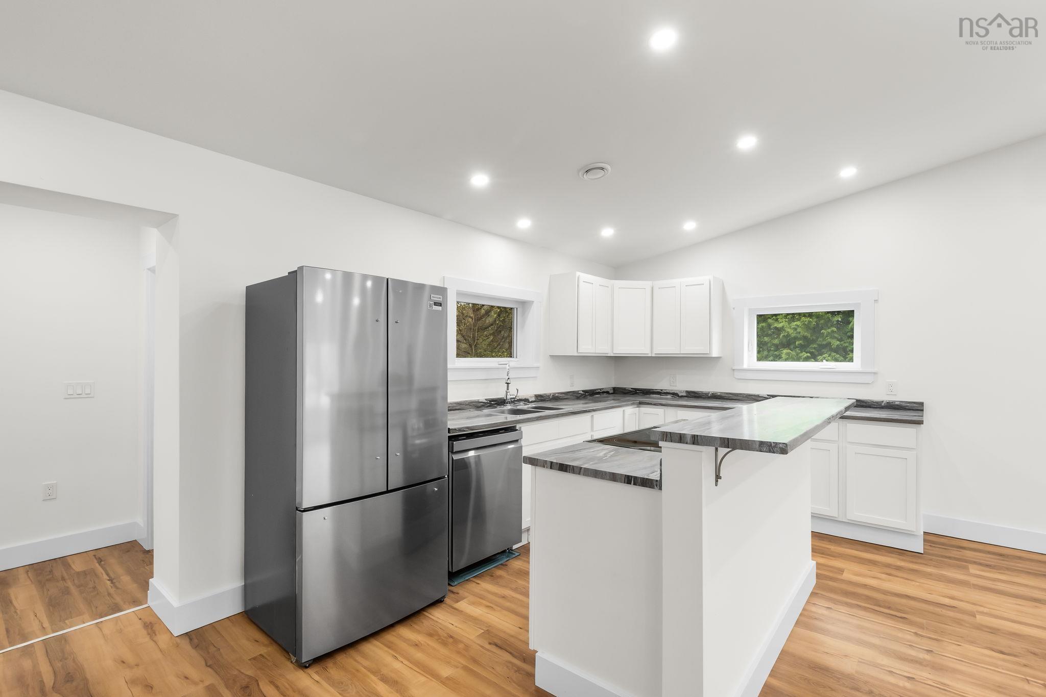 $430,000.00: 1649 Avondale Road, Mantua
