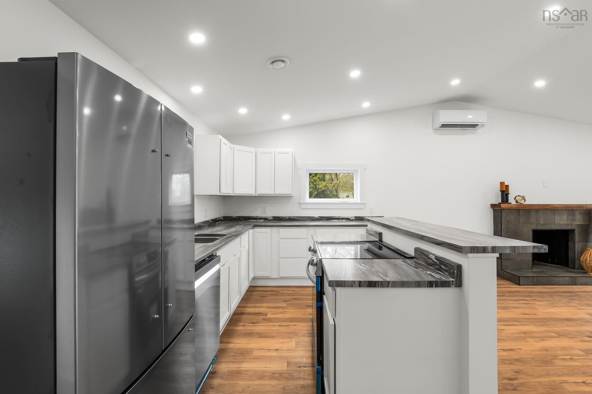 $430,000.00: 1649 Avondale Road, Mantua