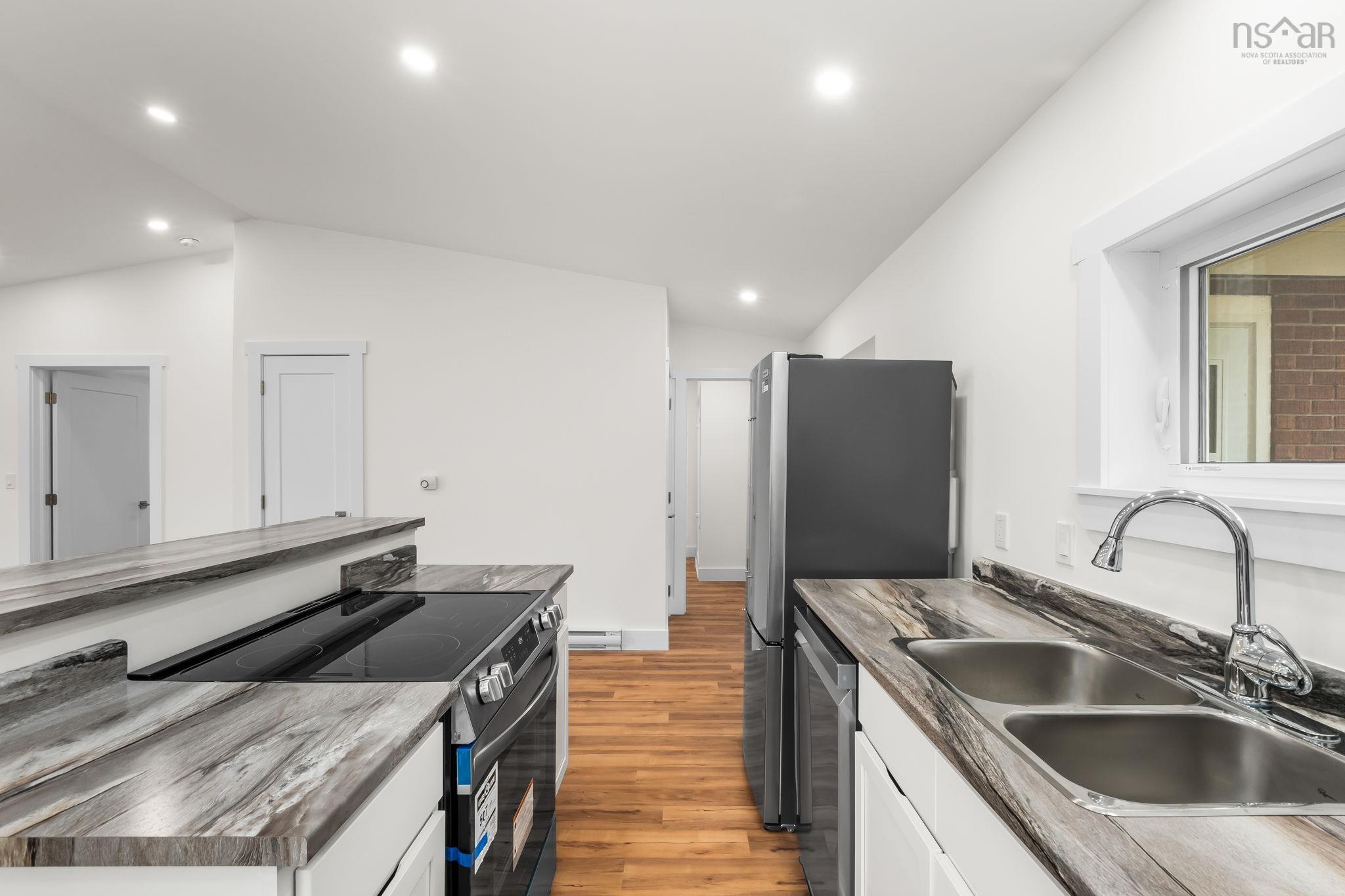 $430,000.00: 1649 Avondale Road, Mantua