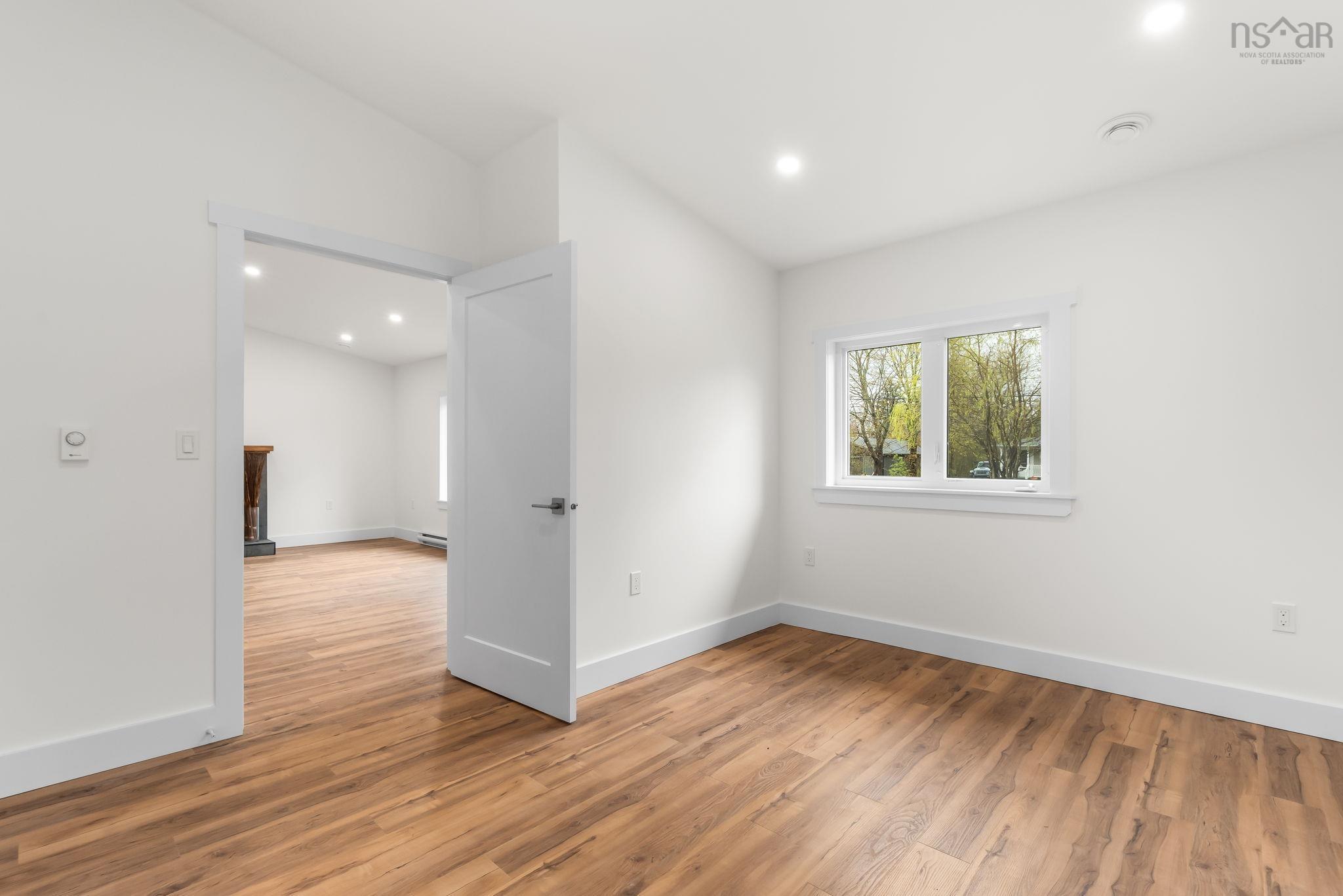 $430,000.00: 1649 Avondale Road, Mantua