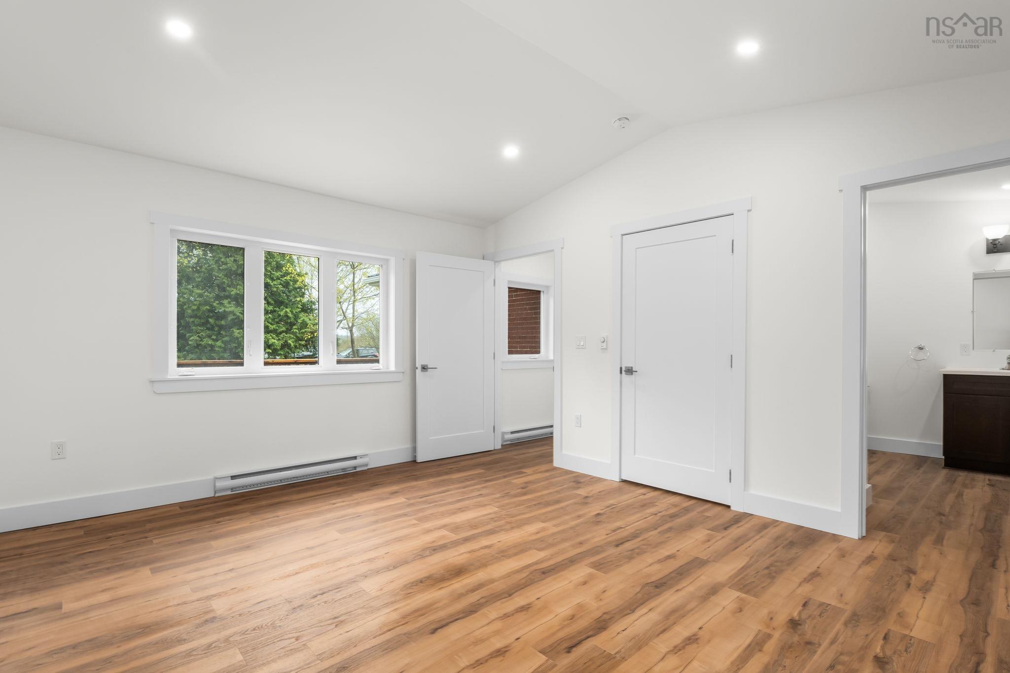 $430,000.00: 1649 Avondale Road, Mantua