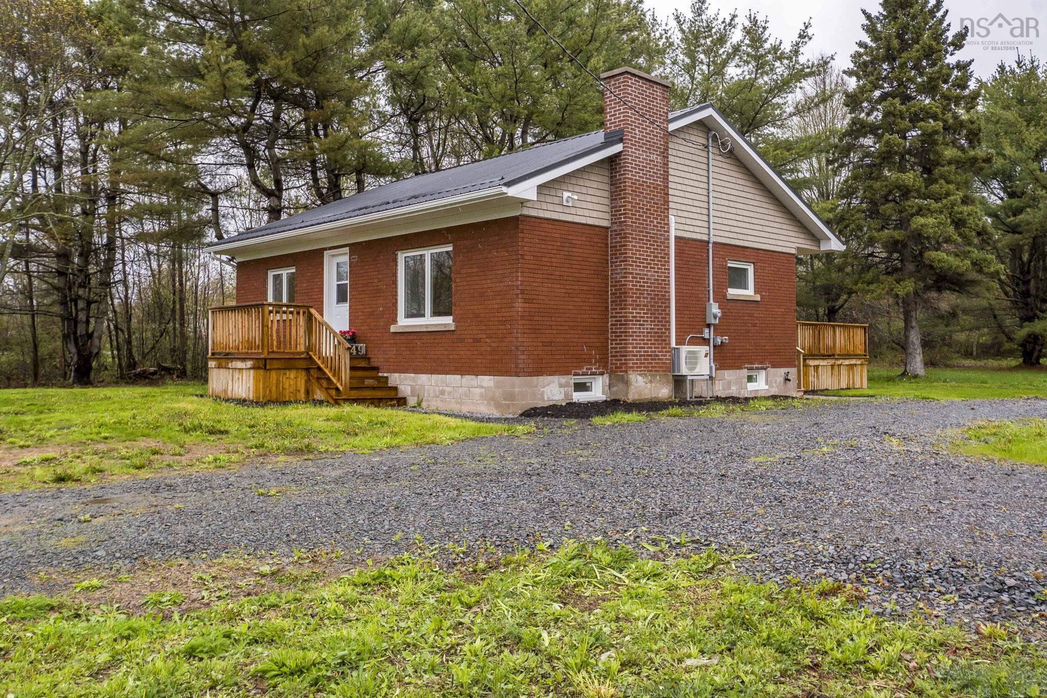 $430,000.00: 1649 Avondale Road, Mantua