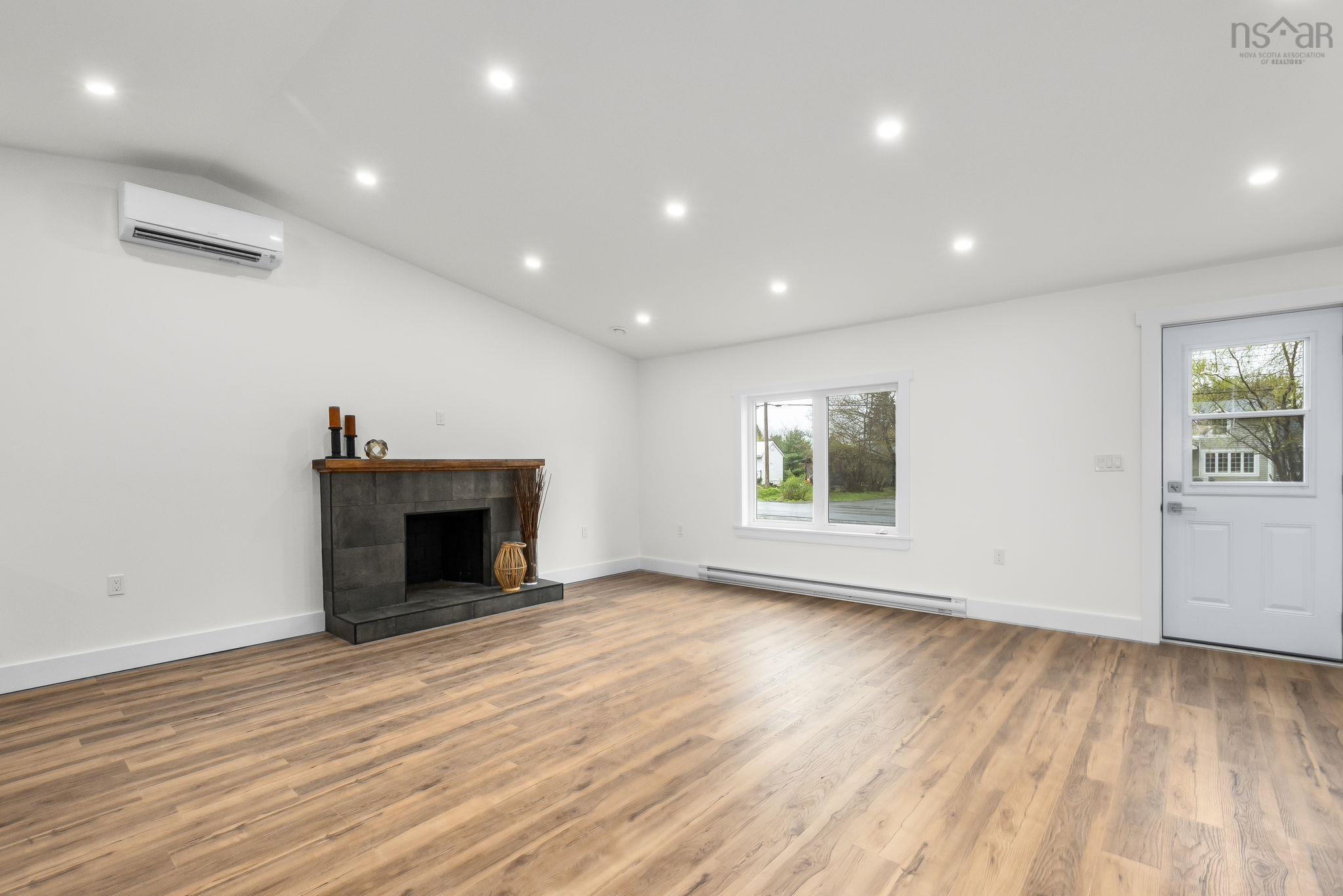 $430,000.00: 1649 Avondale Road, Mantua