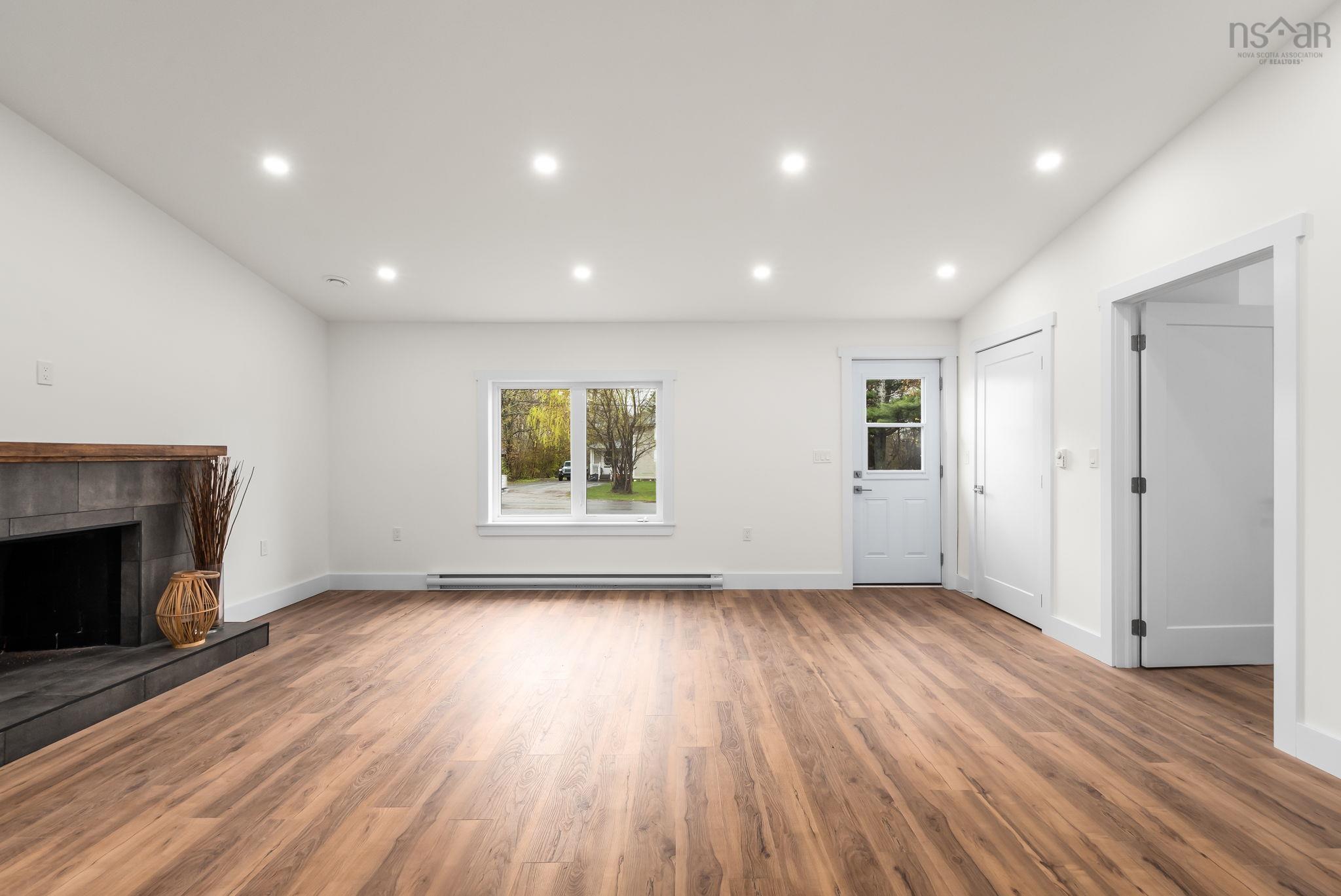 $430,000.00: 1649 Avondale Road, Mantua