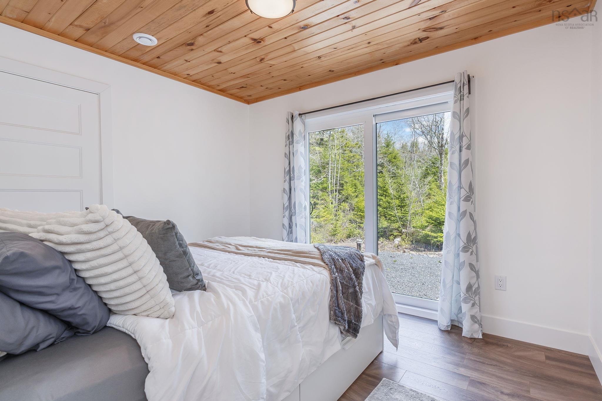 $299,900.00: 366 Loon Lake Drive, Lake Paul