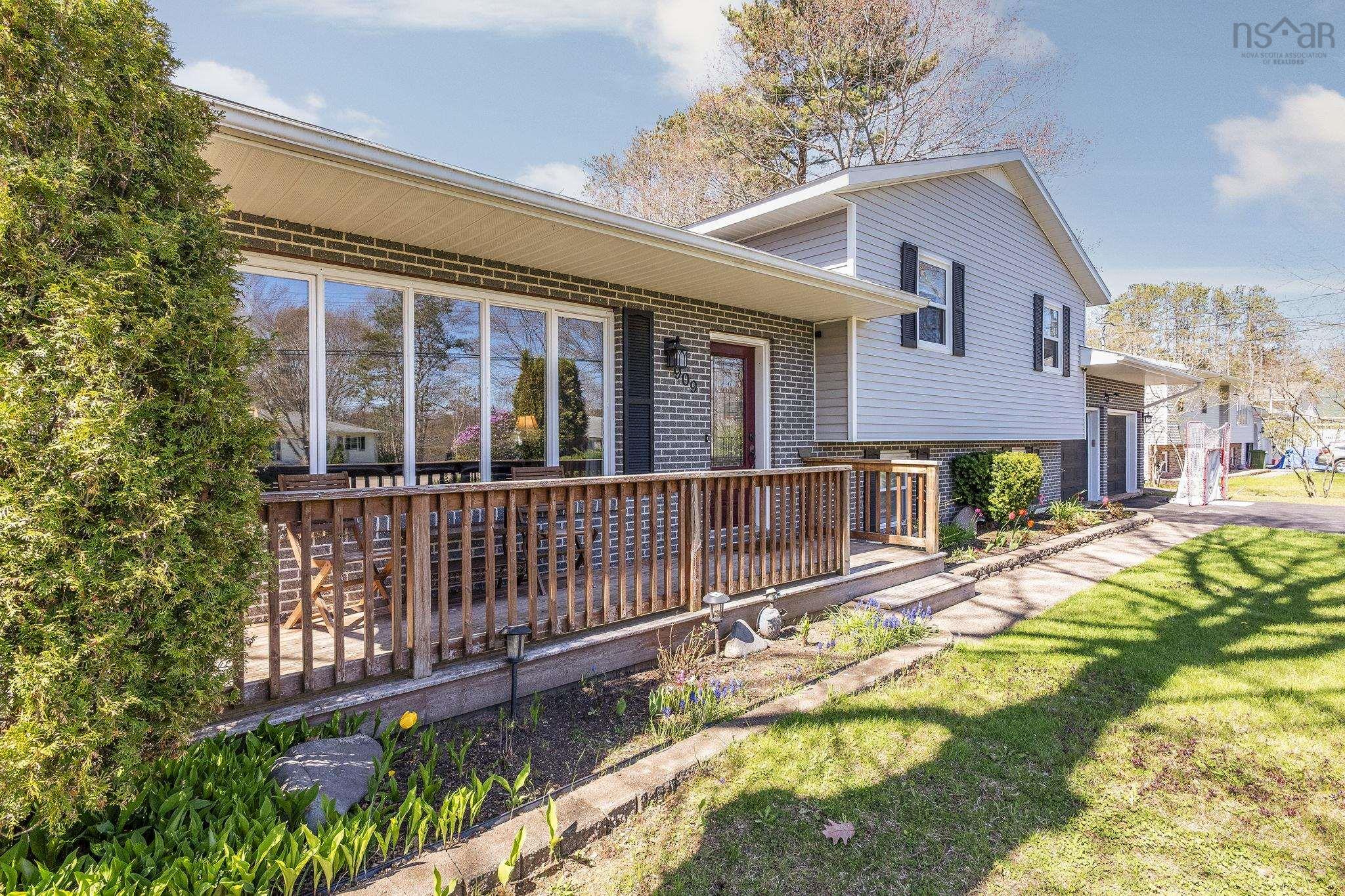 $550,000.00: 909 Julie Drive, Kingston