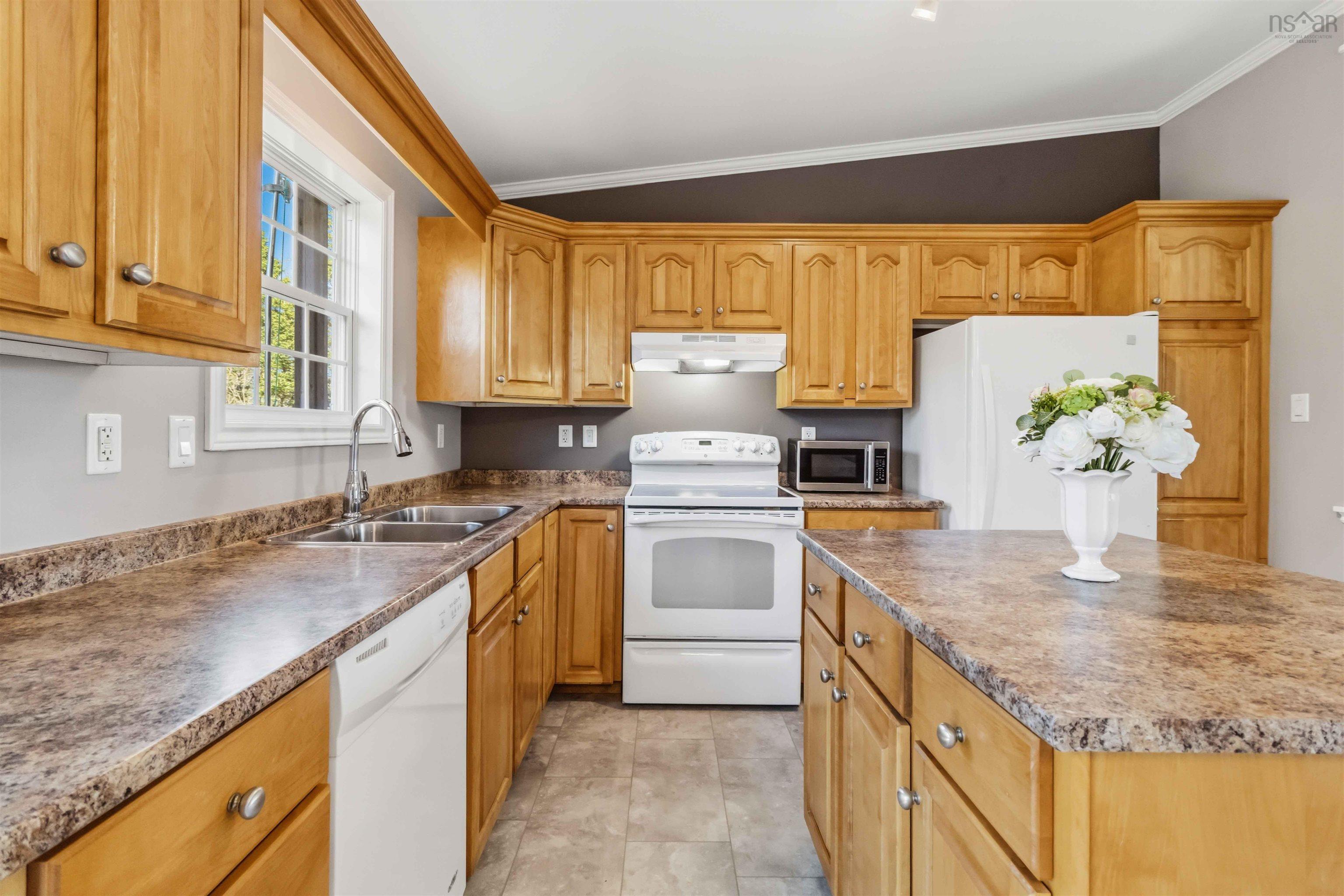 $449,900.00: 8 Harbour View Drive, Portuguese Cove