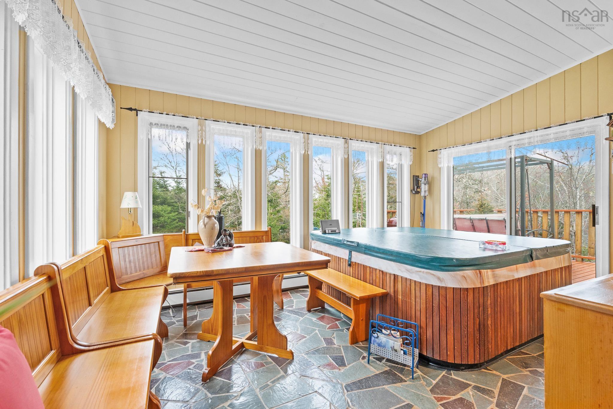 $649,900.00: 11028 Highway 7, Lake Charlotte