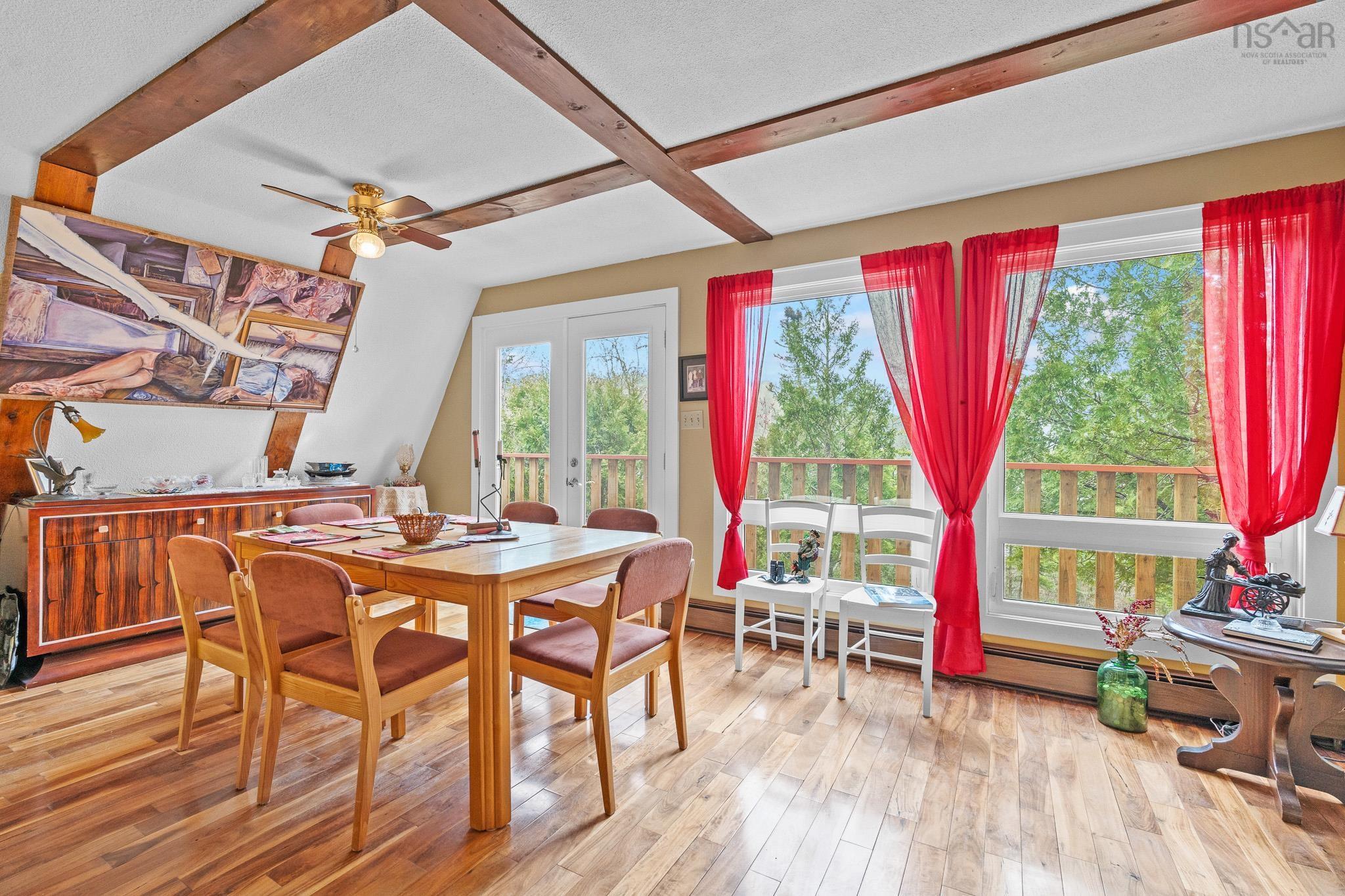 $649,900.00: 11028 Highway 7, Lake Charlotte